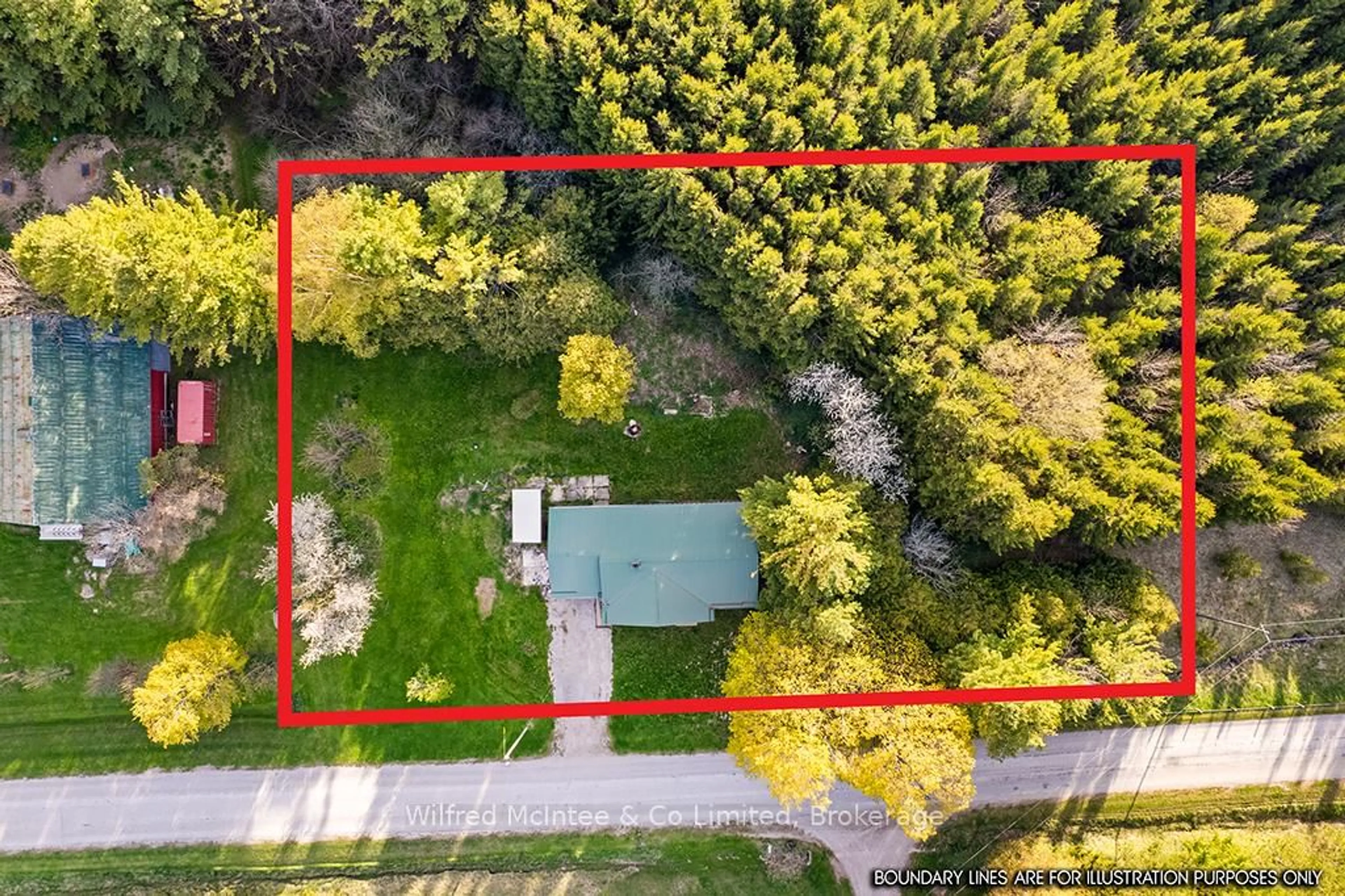 A pic from outside/outdoor area/front of a property/back of a property/a pic from drone, street for 279 Sideroad 5 Rd, Arran-Elderslie Ontario N0H 2L0