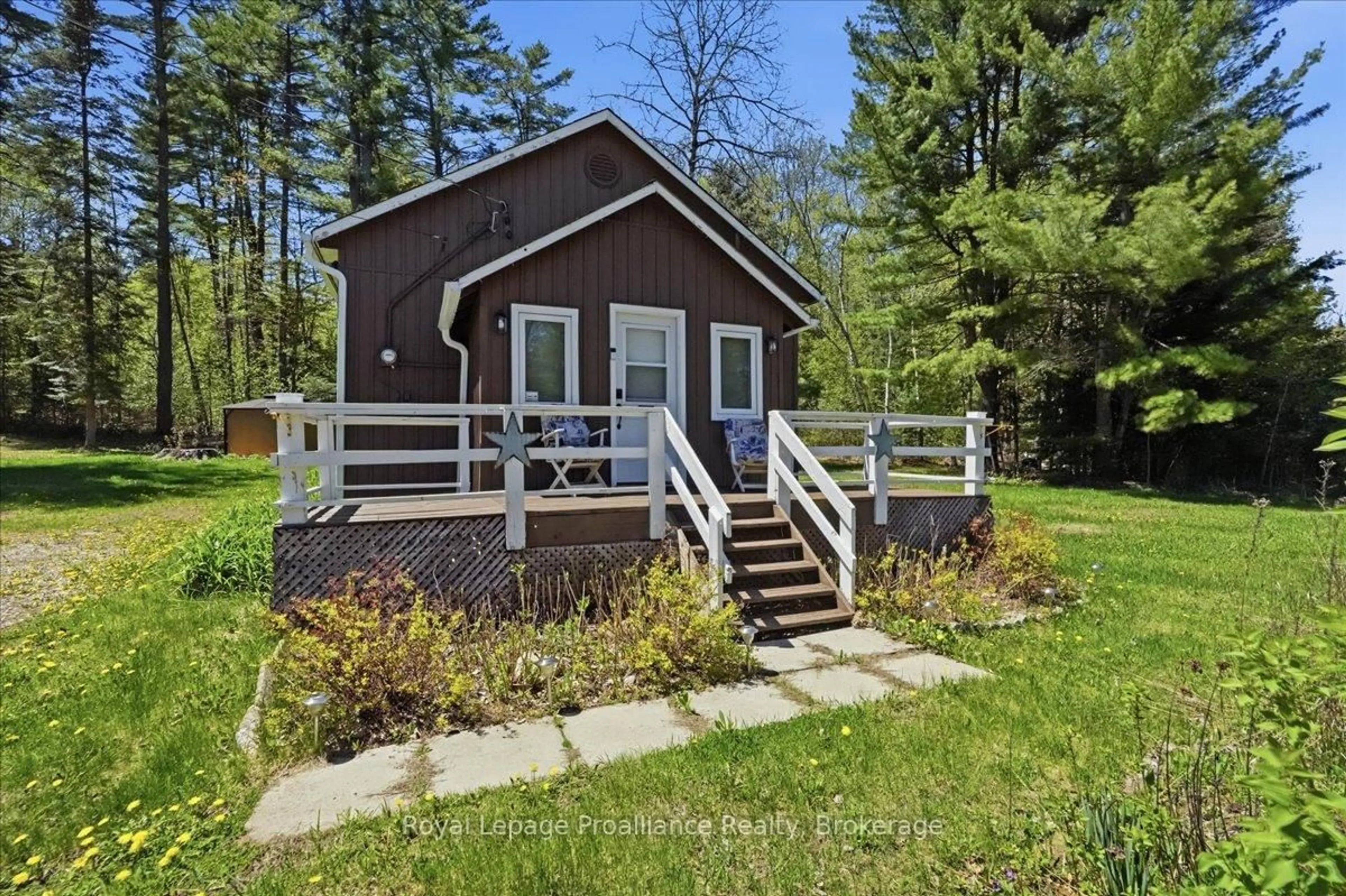 Patio, unknown for 18128 Highway 41, Plevna Ontario K0H 2M0