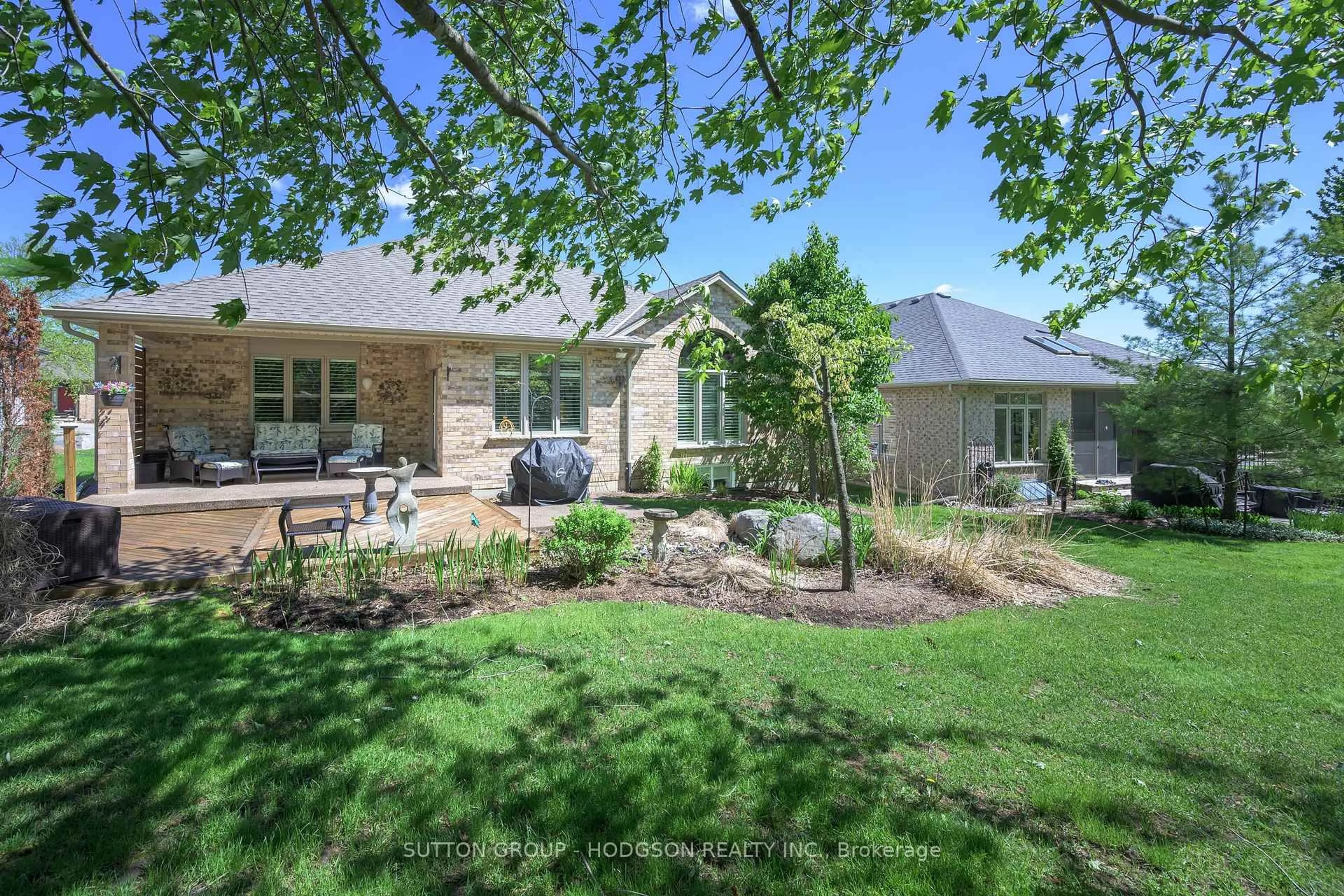 A pic from outside/outdoor area/front of a property/back of a property/a pic from drone, street for 2149 Jack Nash Dr, London South Ontario N6K 5R1