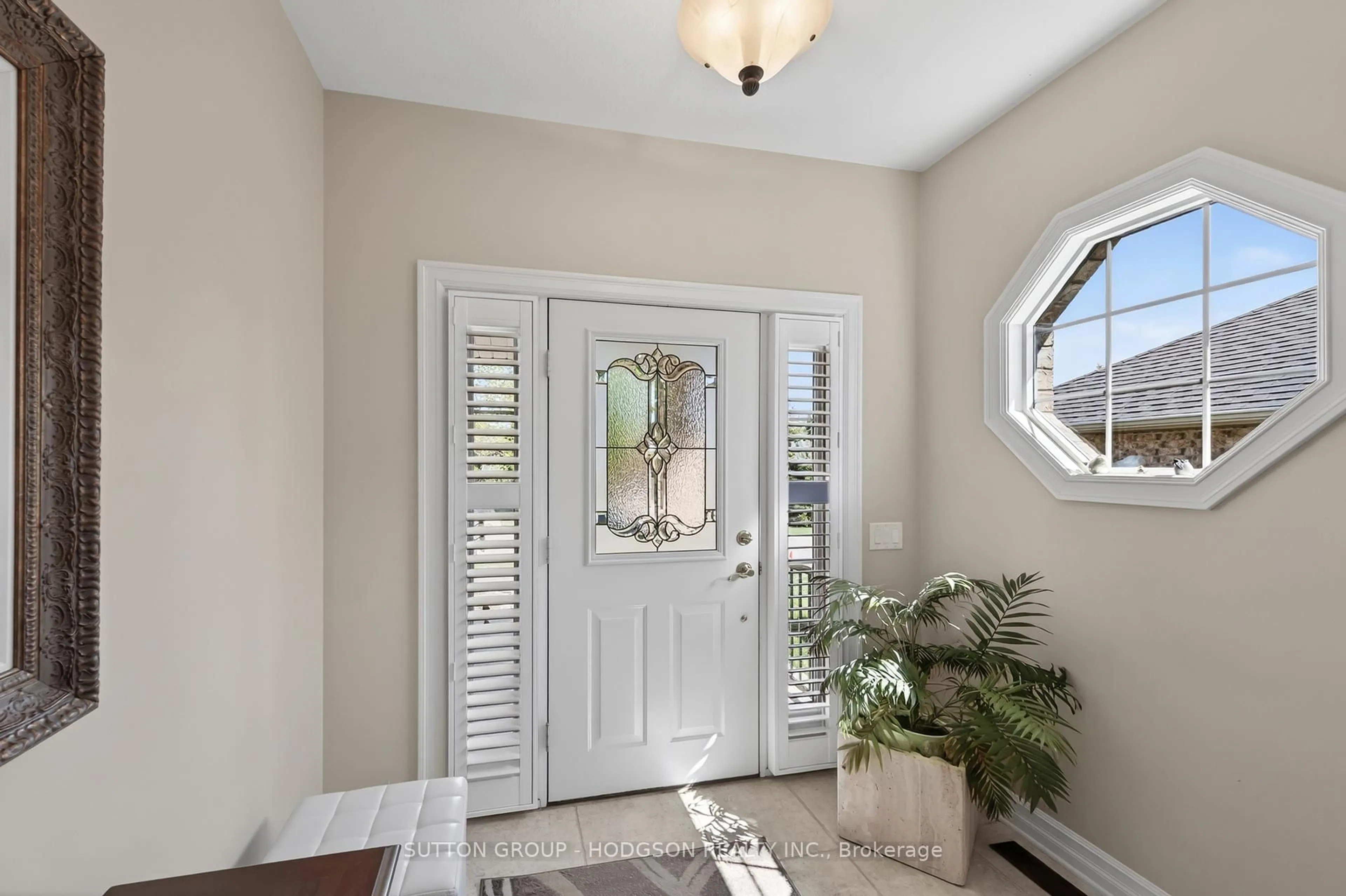 Indoor entryway for 2149 Jack Nash Dr, London South Ontario N6K 5R1