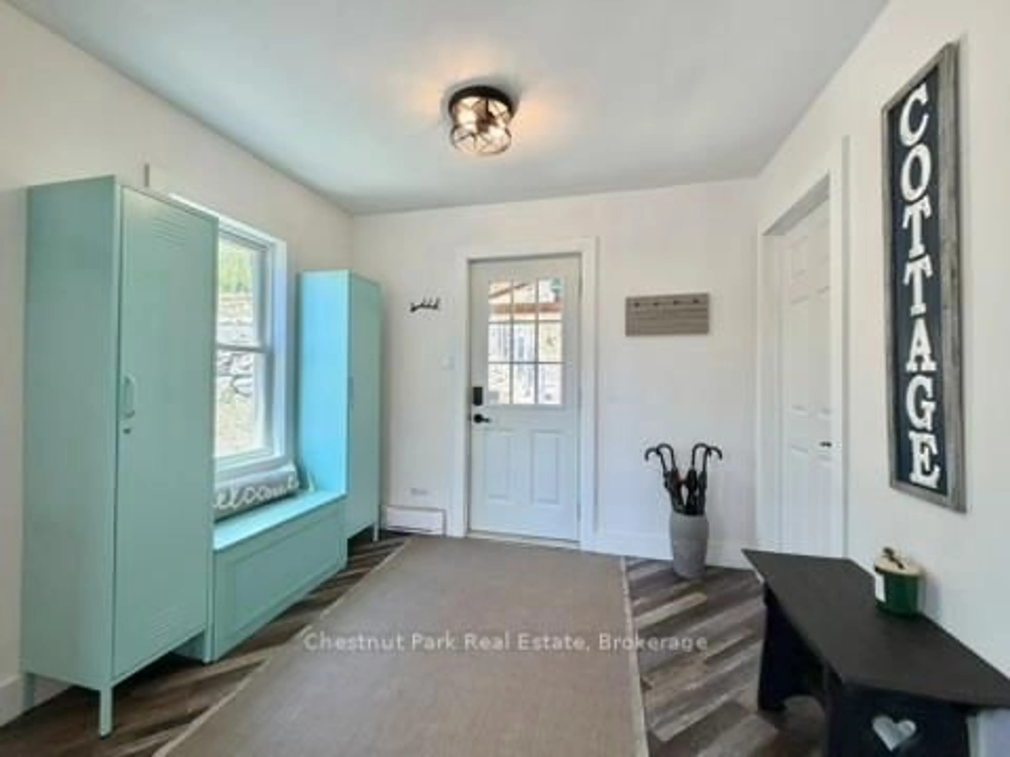 Indoor entryway for 1027 Select Tr, Dysart et al Ontario K0M 1S0