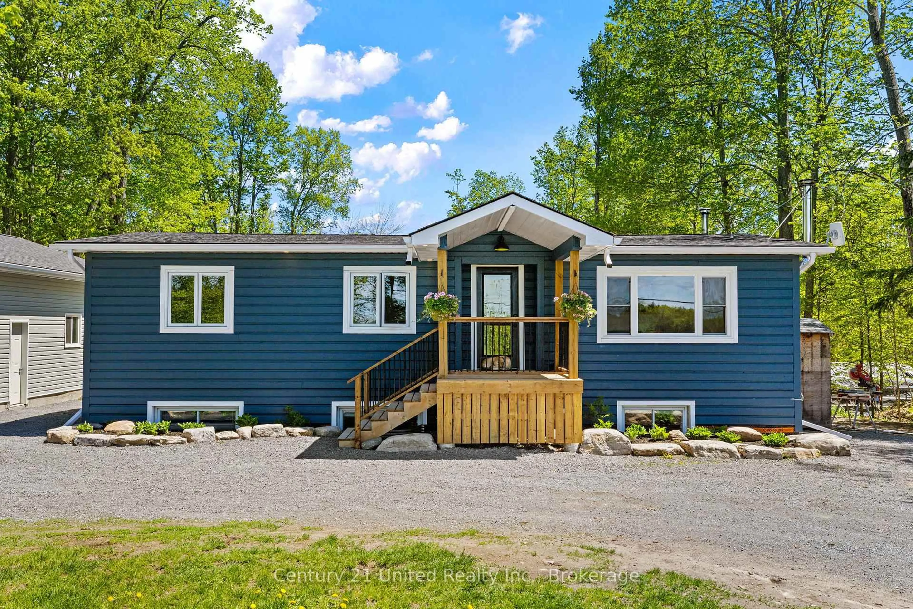 Home with vinyl exterior material, unknown for 1587 Camp Line, Douro-Dummer Ontario K0L 3A0