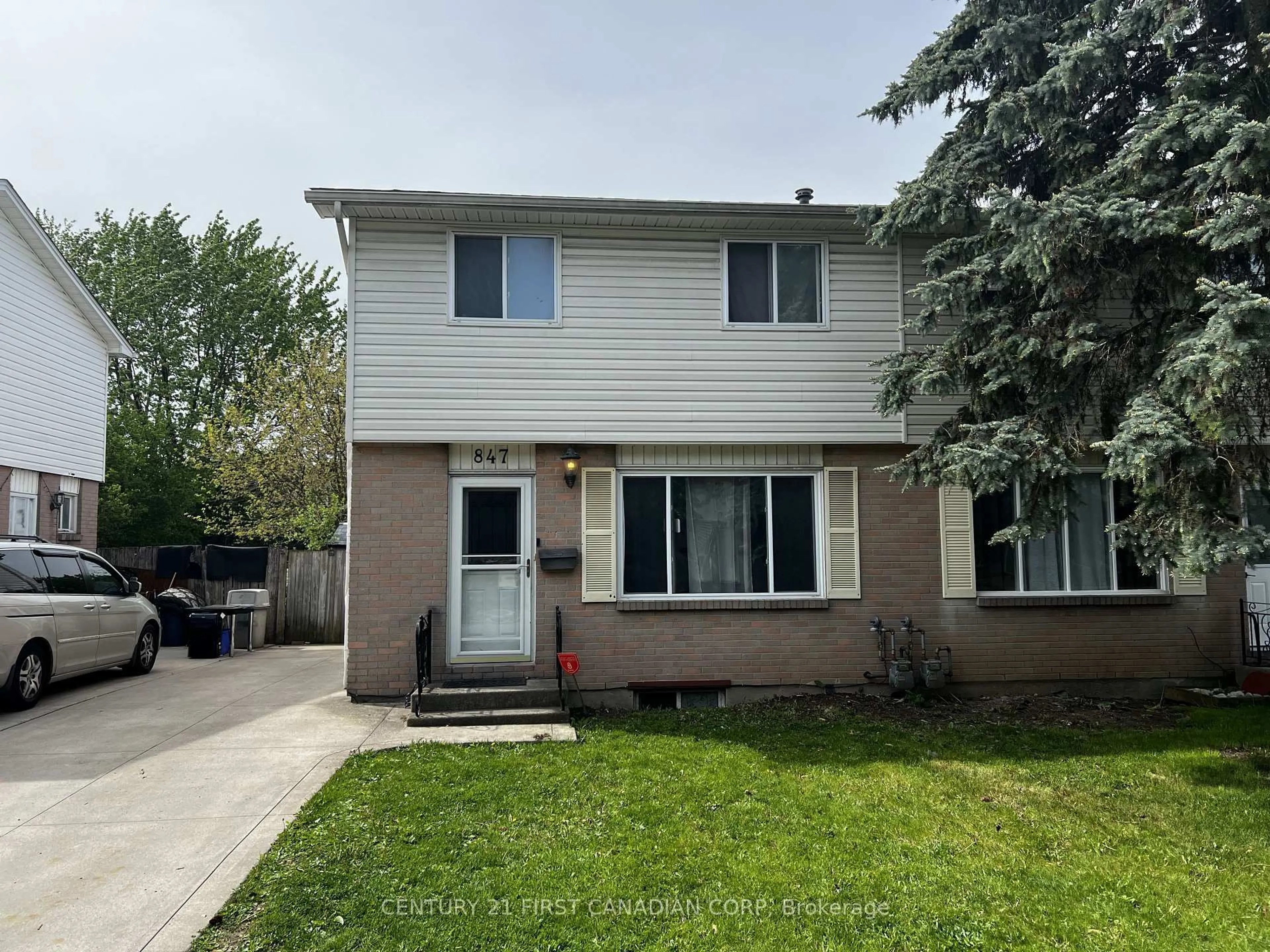 Home with vinyl exterior material, street for 847 Jalna Blvd, London South Ontario N6E 2S2