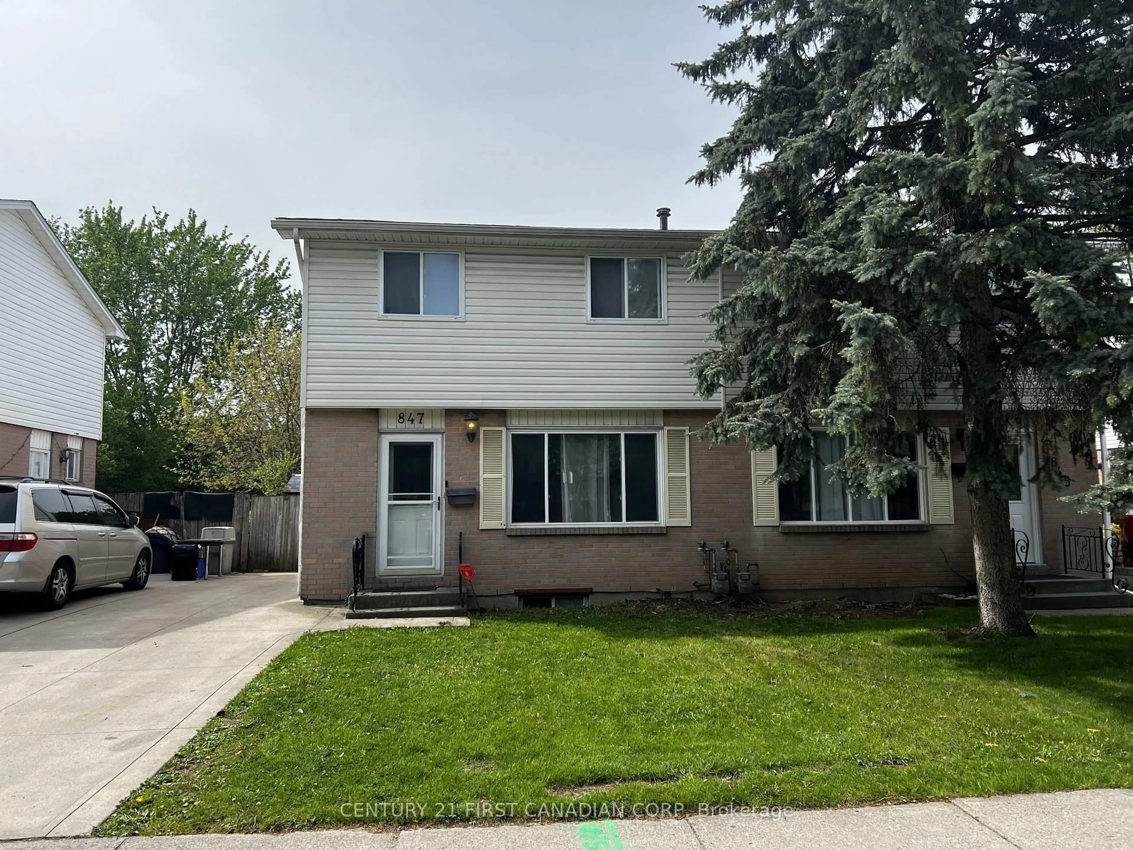 Home with vinyl exterior material, street for 847 Jalna Blvd, London South Ontario N6E 2S2