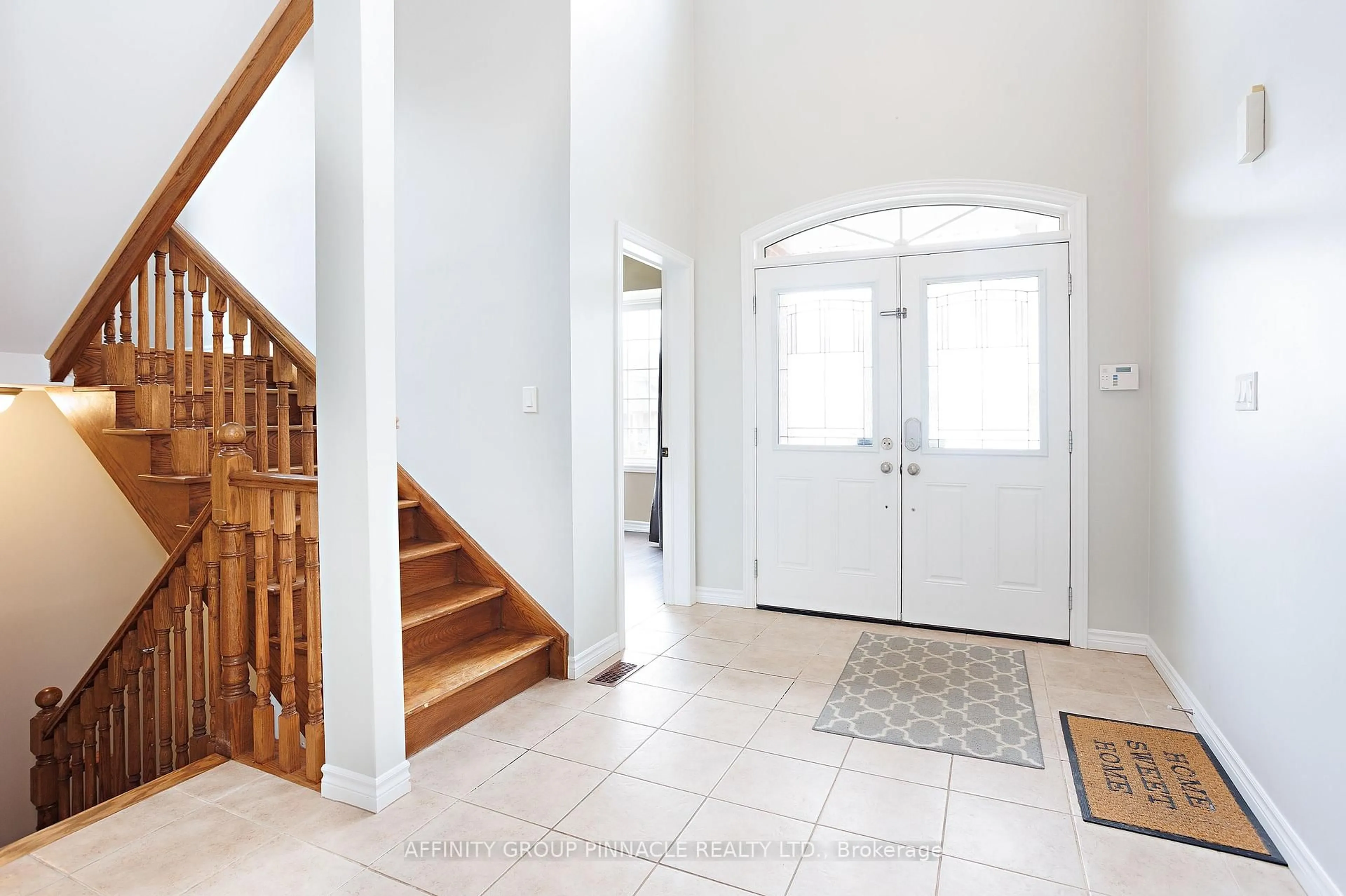 Indoor entryway for 31 Ellis Cres, Kawartha Lakes Ontario K9V 0A5