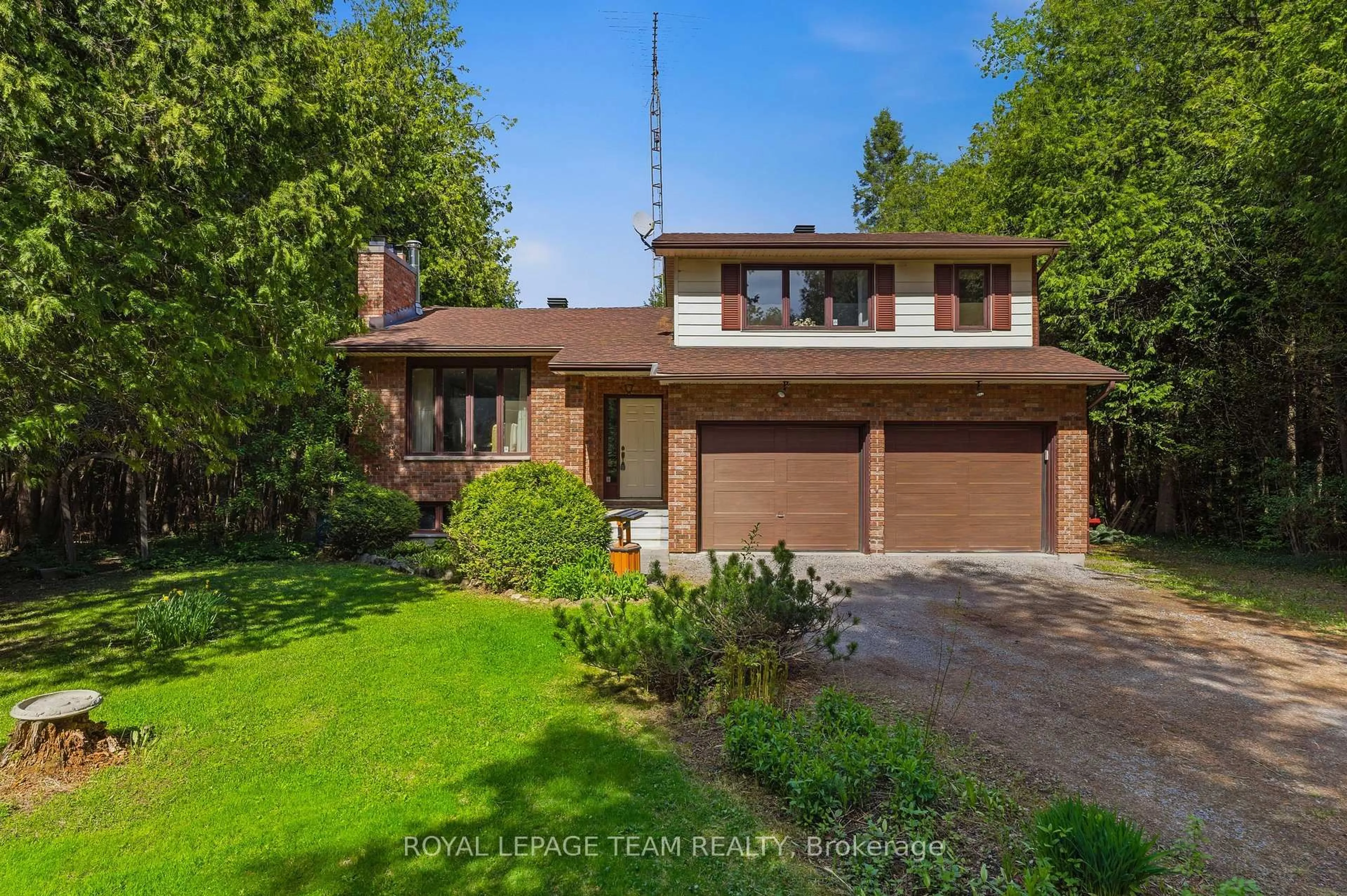 Home with brick exterior material, street for 116 Deerwood Dr, Kinburn Ontario K0A 2H0