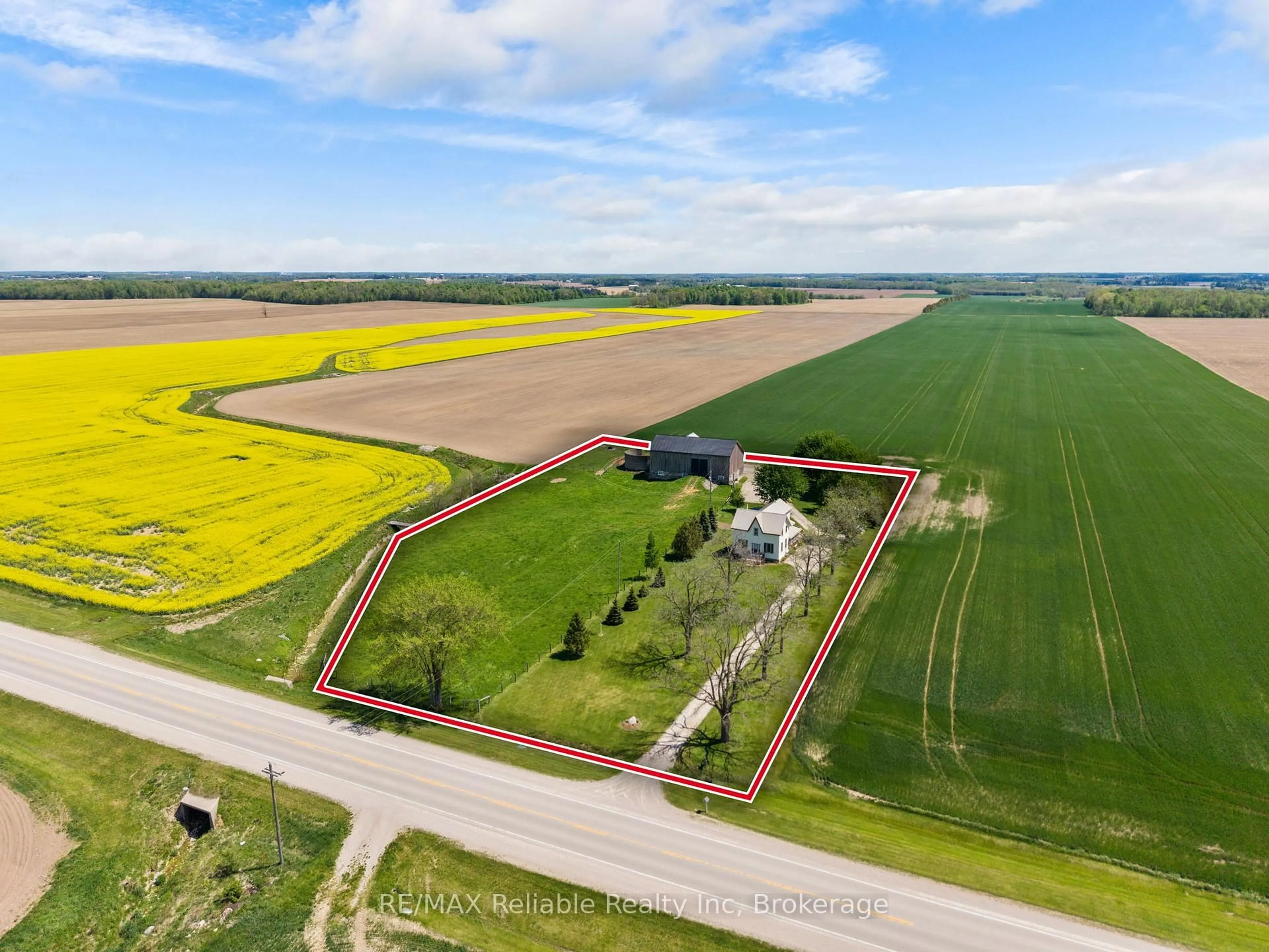 A pic from outside/outdoor area/front of a property/back of a property/a pic from drone, street for 73784 Parr Line, Bluewater Ontario N0M 2T0