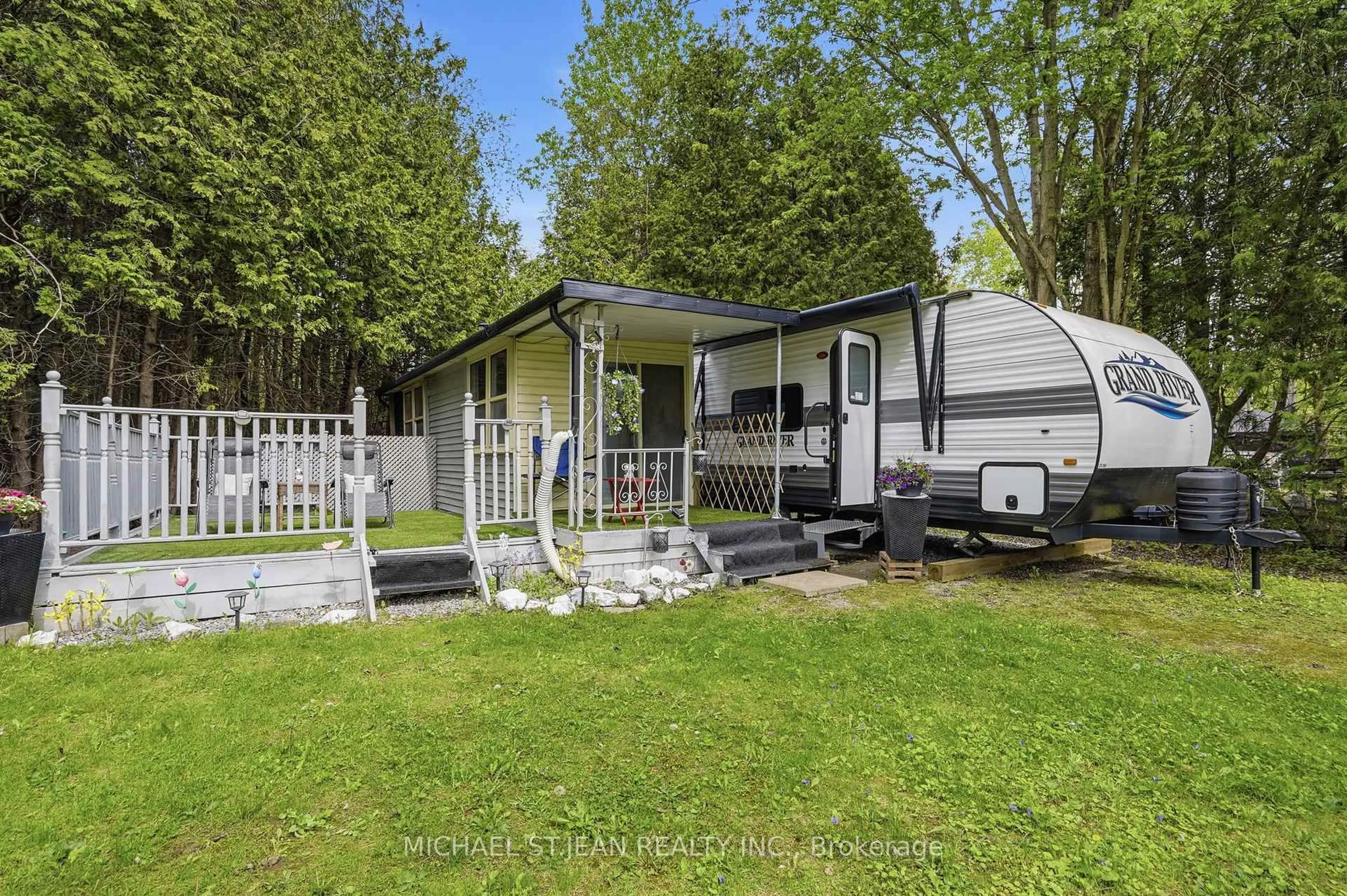 A pic from outside/outdoor area/front of a property/back of a property/a pic from drone, street for 85 Eddie Lane, Hamilton Ontario L0R 1K0