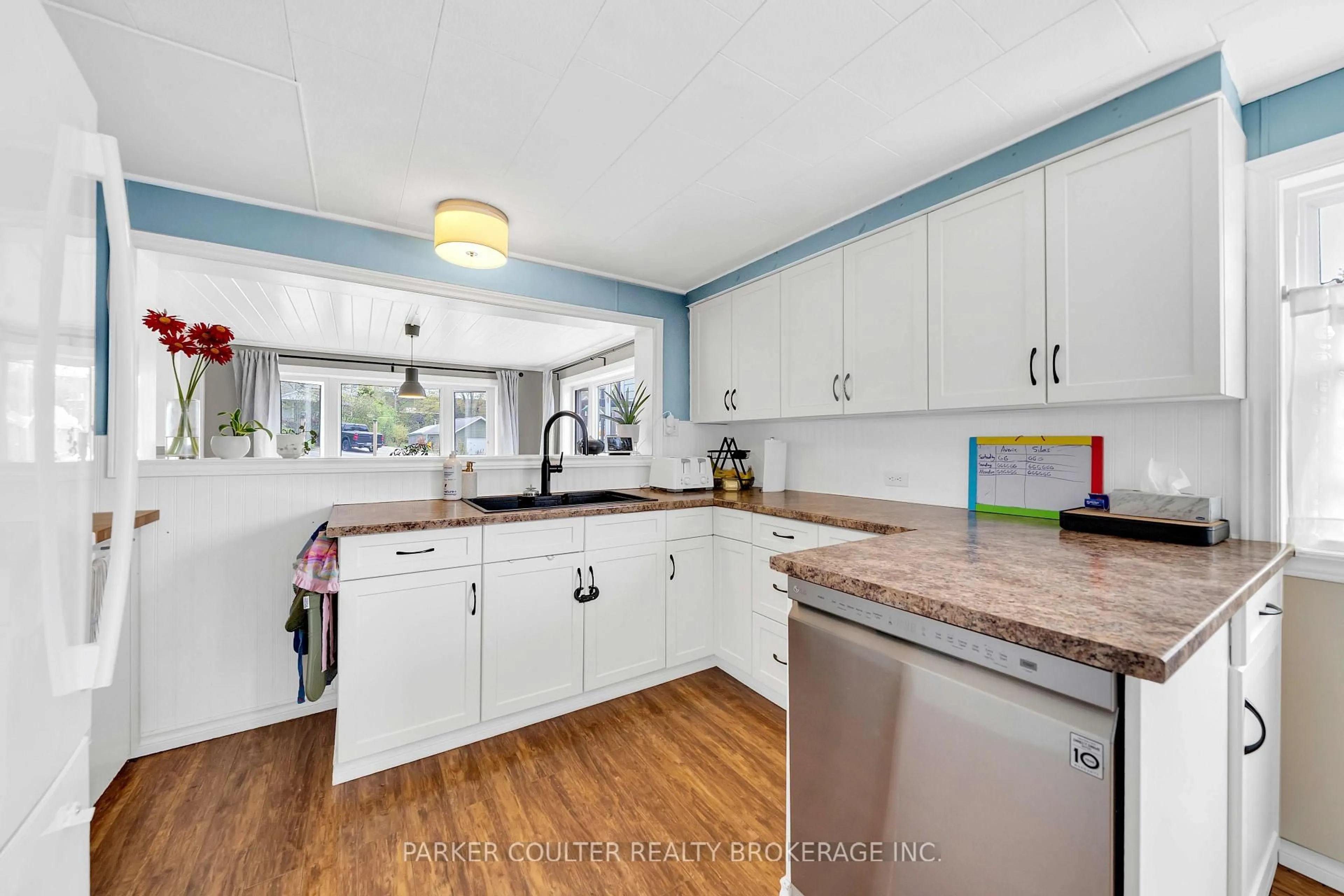 Standard kitchen, unknown for 18 Winnifred Ave, Parry Sound Ontario P2A 2E7