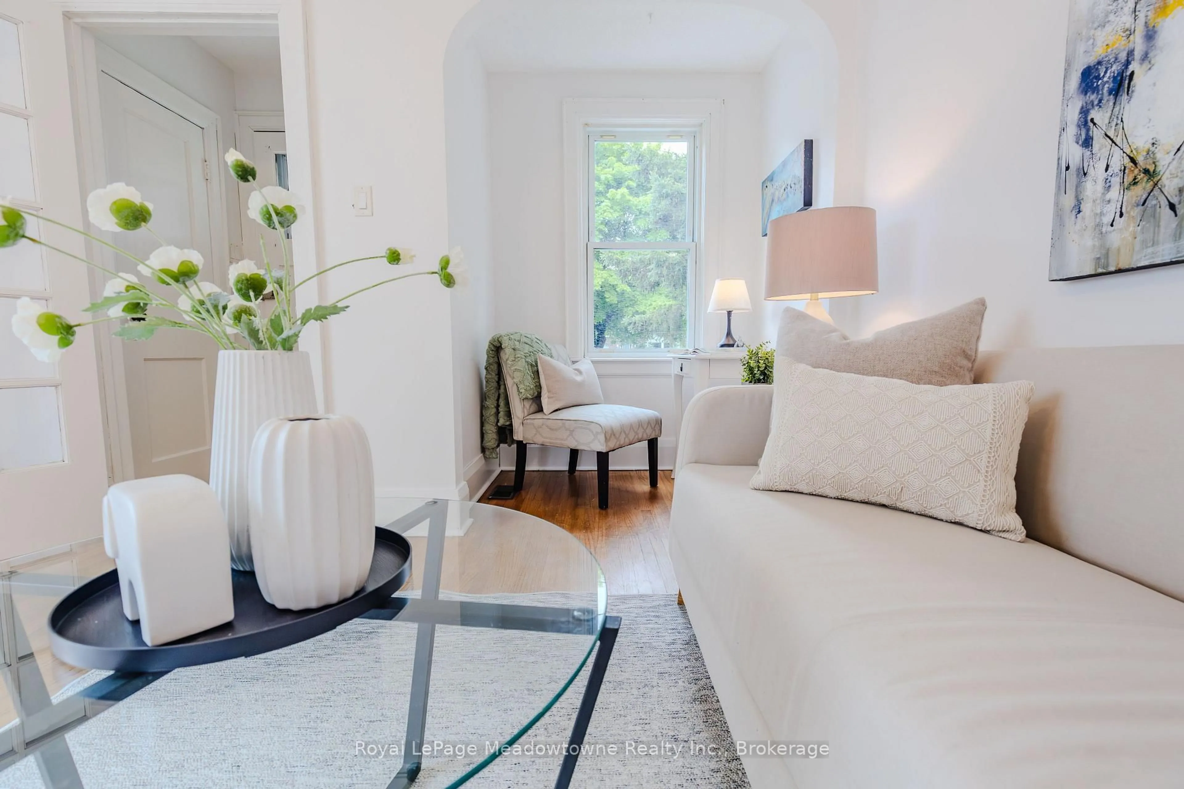 Living room with furniture, unknown for 21 Elgin St, Cambridge Ontario N1R 5G8