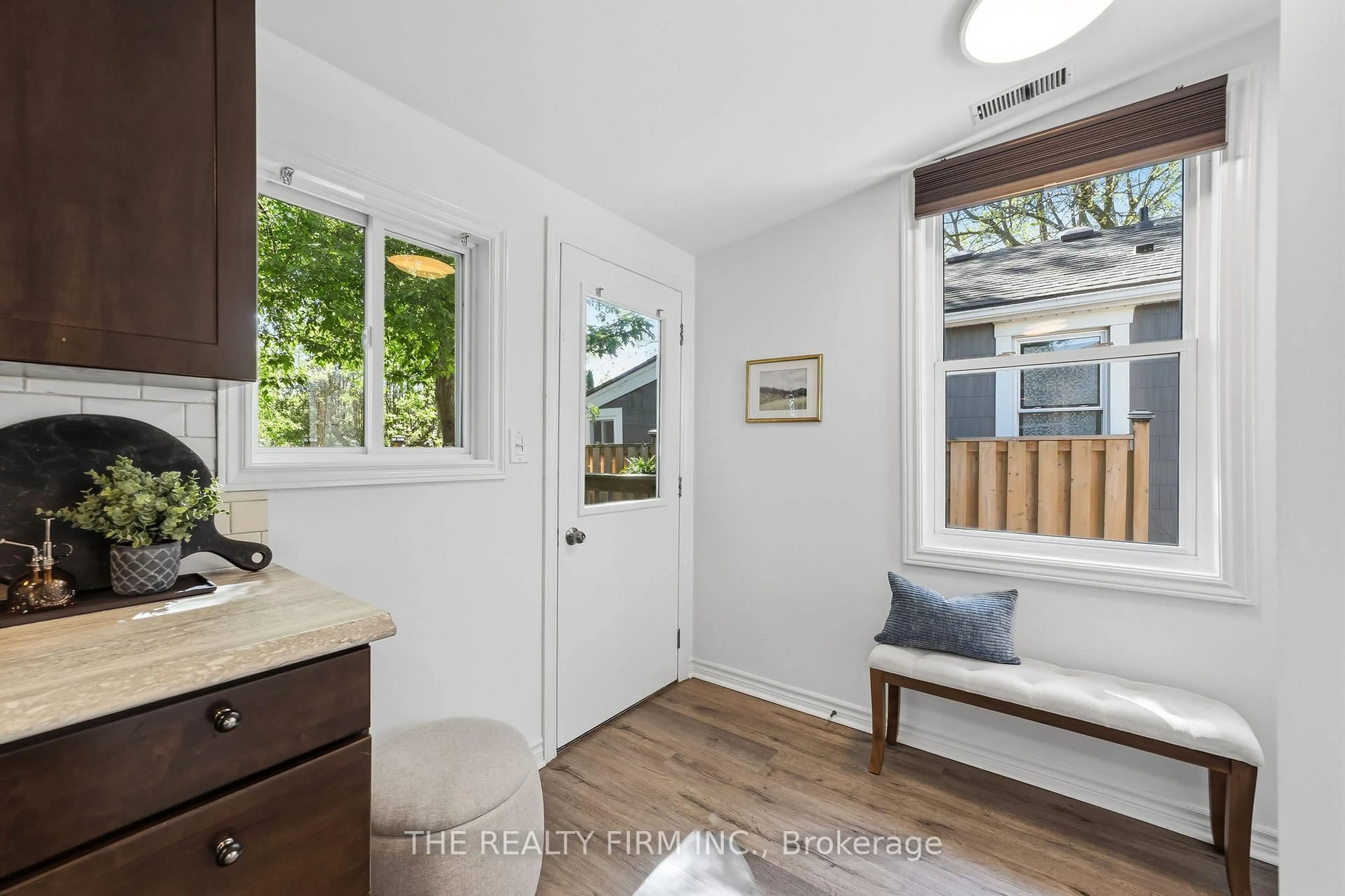 Unknown for 5 Henry St, London East Ontario N6B 2L6