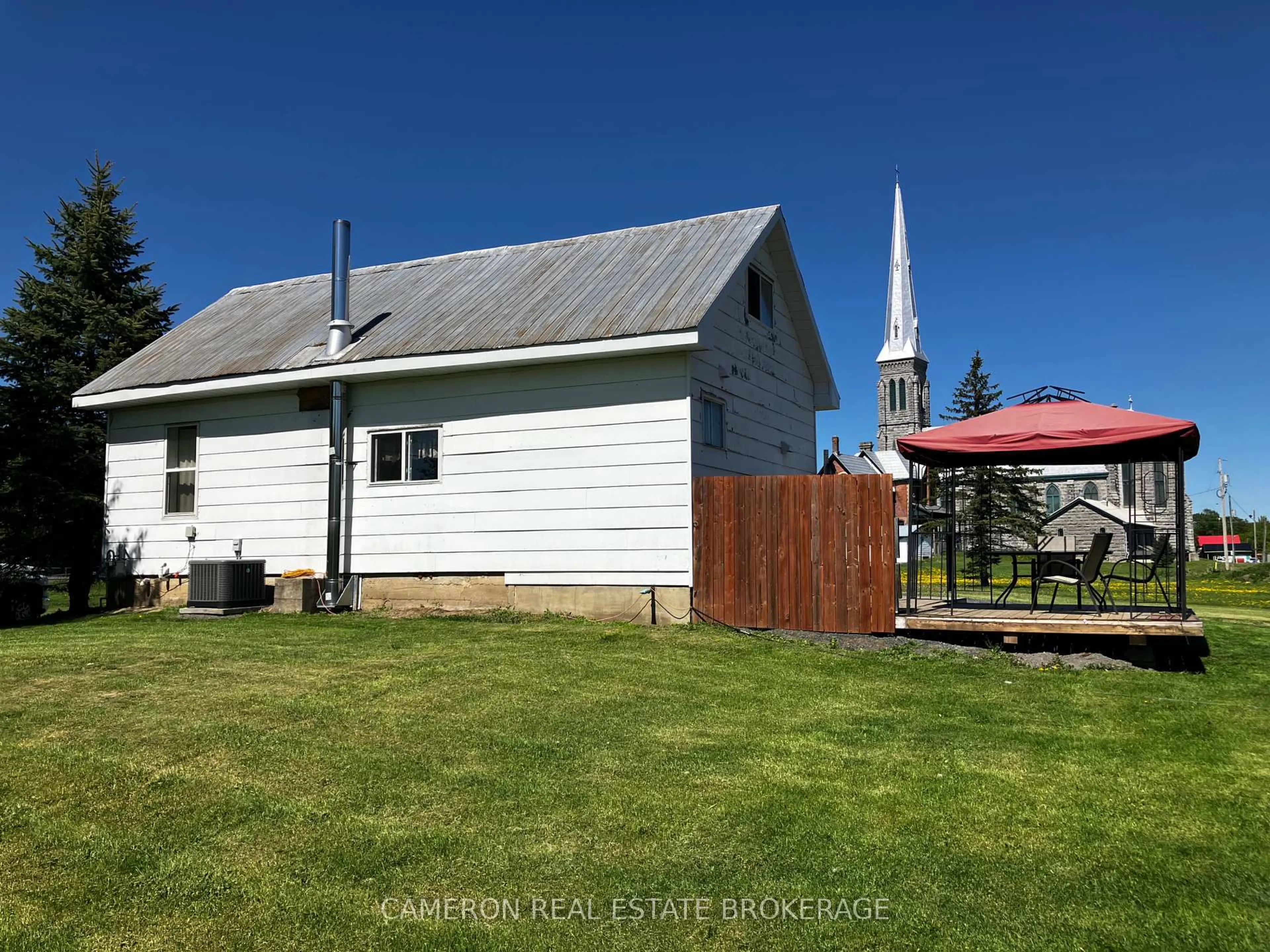 A pic from outside/outdoor area/front of a property/back of a property/a pic from drone, building for 17274 County 18 Rd, South Stormont Ontario K0C 2A0