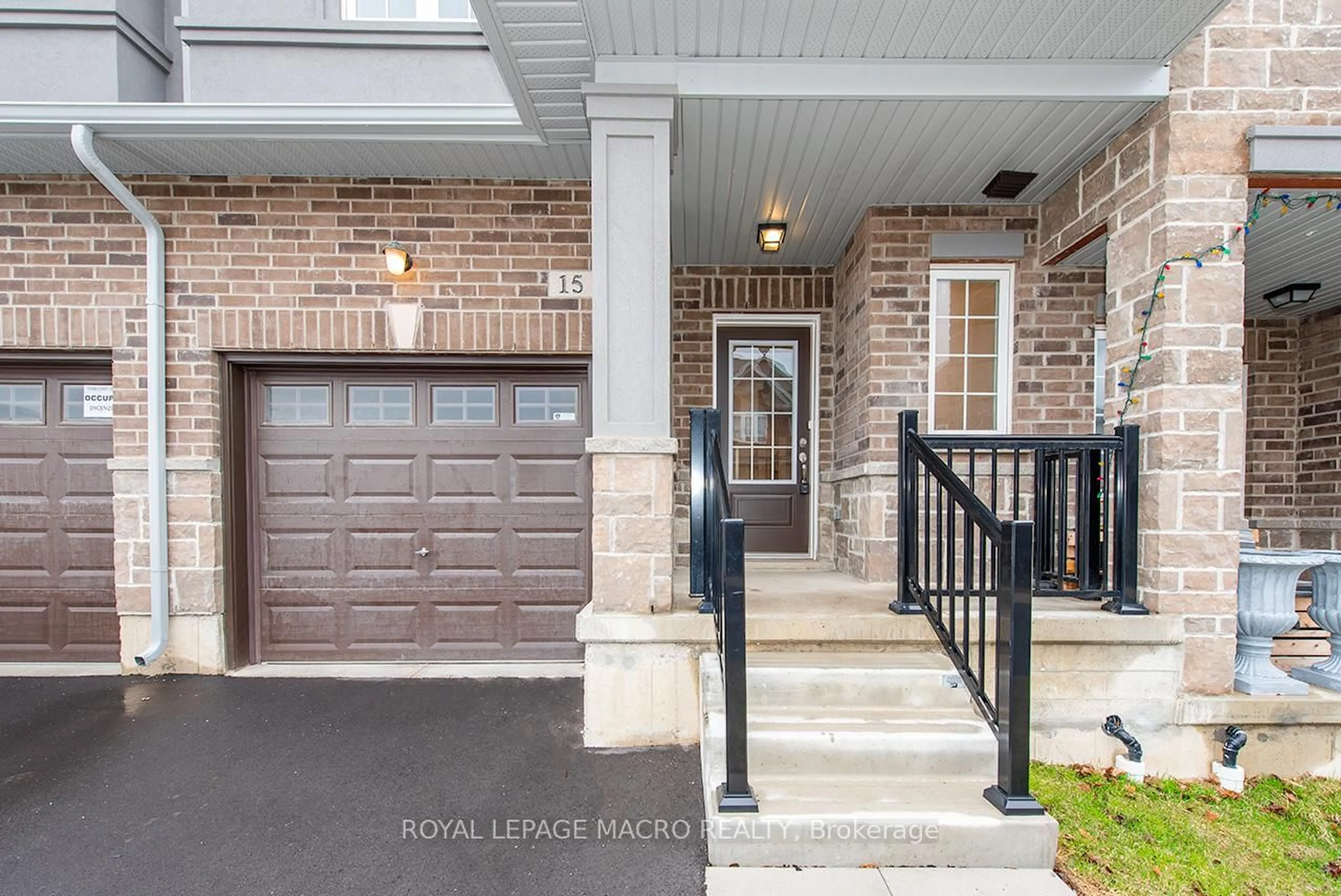 Unknown for 15 Linden Park Lane, Hamilton Ontario L9A 1Y1