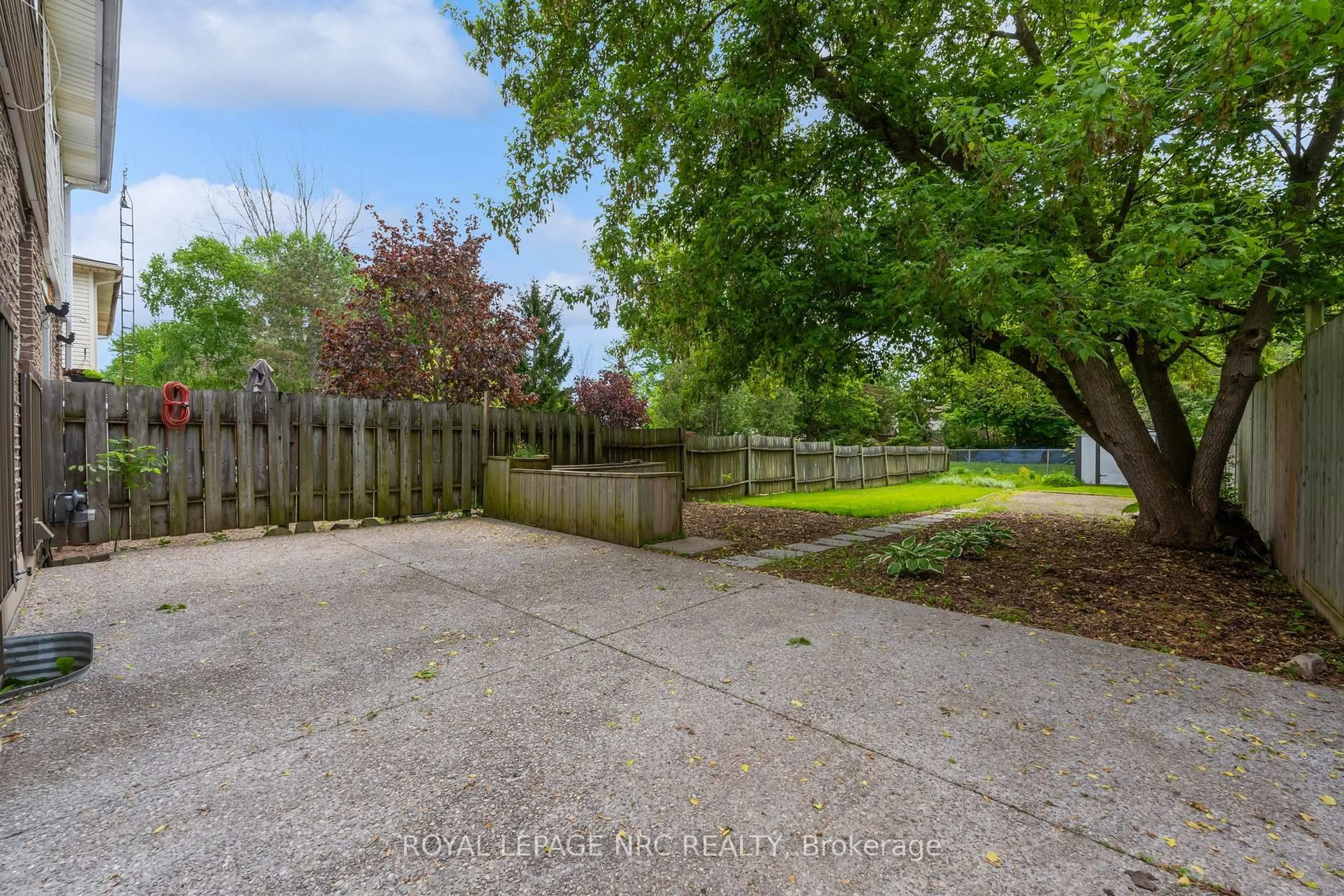 Unknown for 64 Silvan Dr, Welland Ontario L3C 6C3