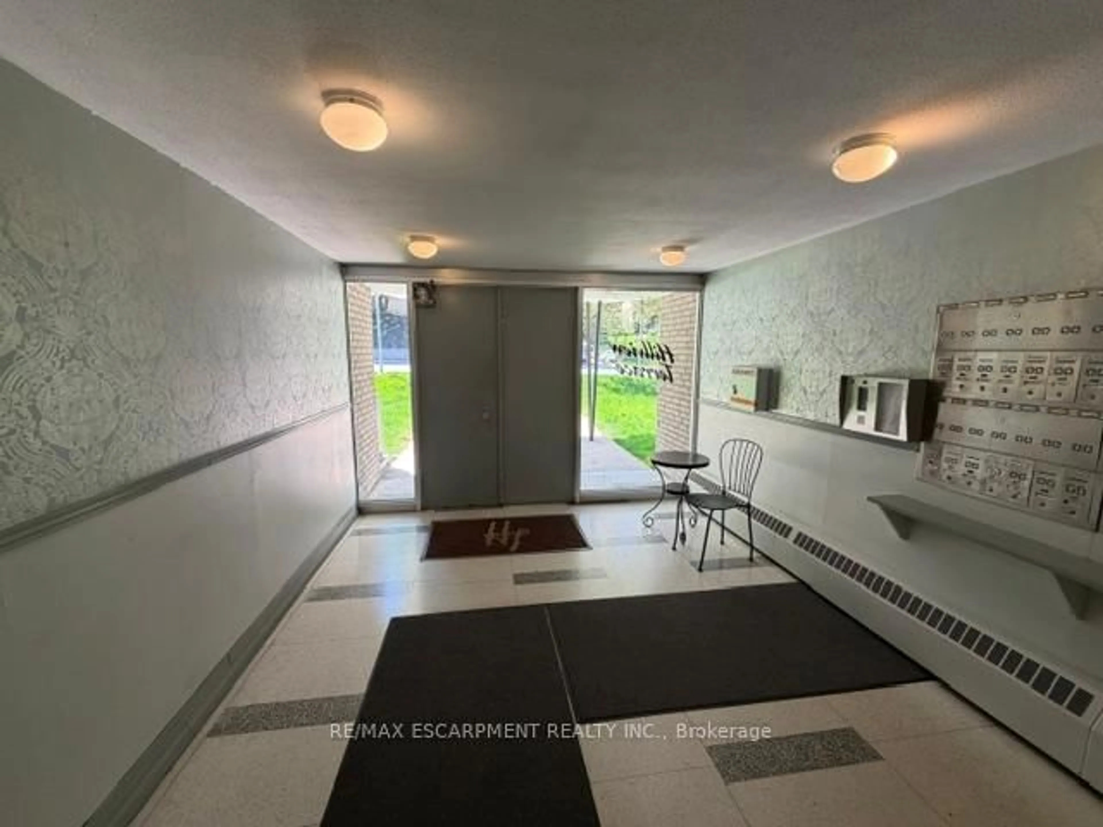 Unknown for 107 St. Joseph's Dr #404, Hamilton Ontario L8N 2G1