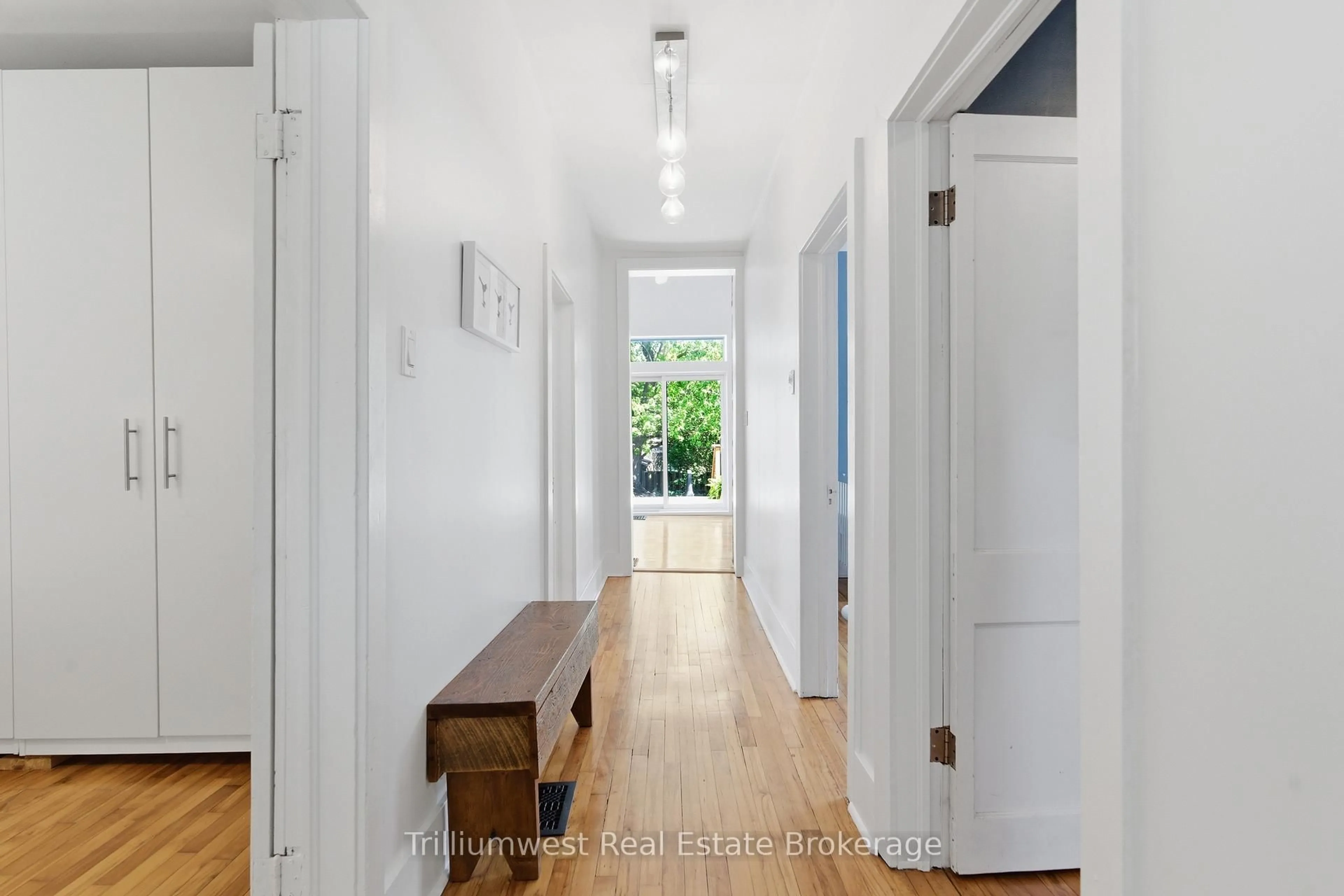 Indoor entryway for 78 Essex St, Guelph Ontario N1H 3L1