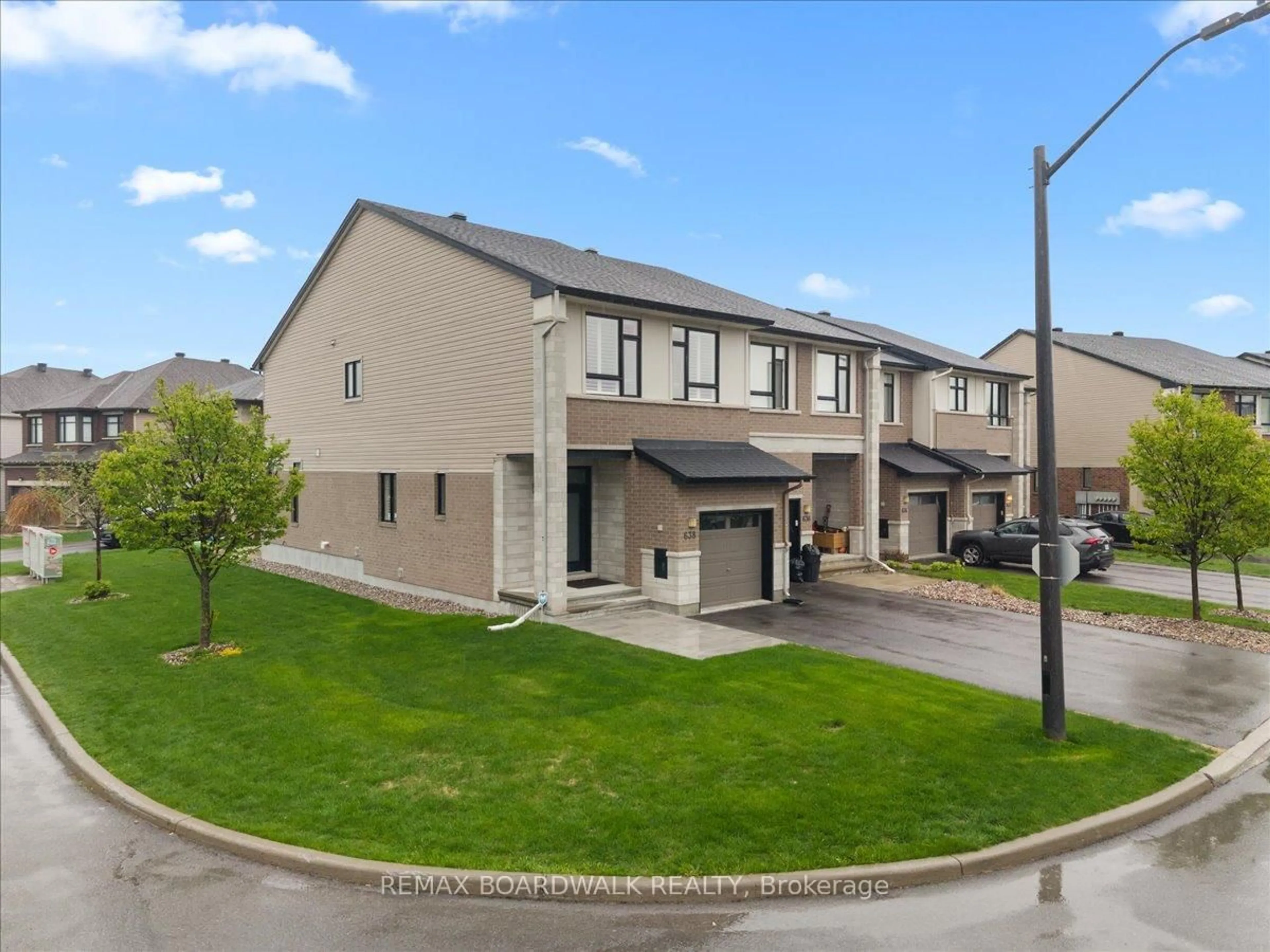 A pic from outside/outdoor area/front of a property/back of a property/a pic from drone, street for 638 GUERNSEY Pl, Ottawa Ontario K4M 0E2