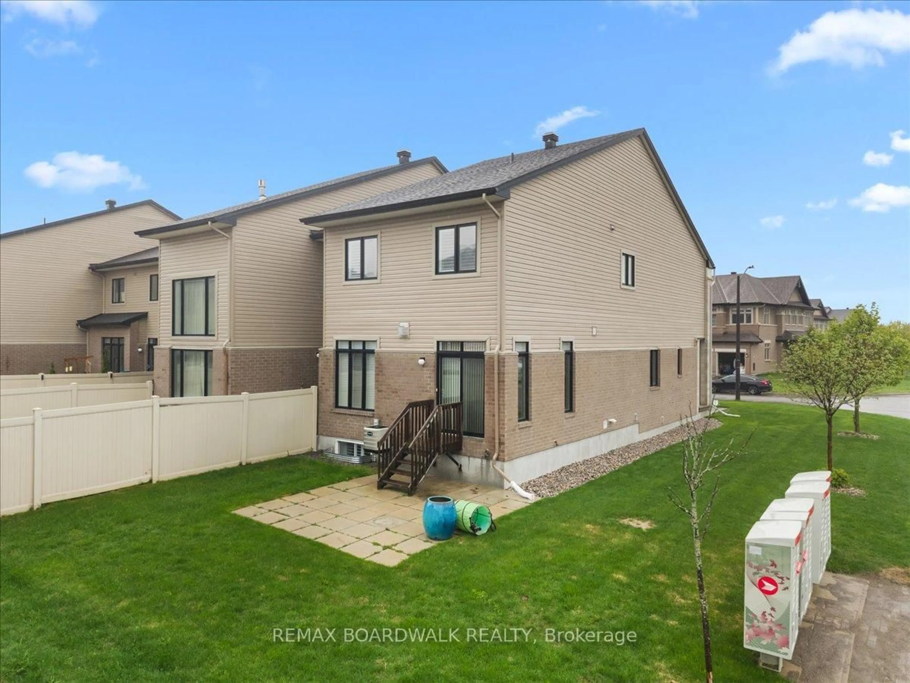A pic from outside/outdoor area/front of a property/back of a property/a pic from drone, unknown for 638 GUERNSEY Pl, Ottawa Ontario K4M 0E2