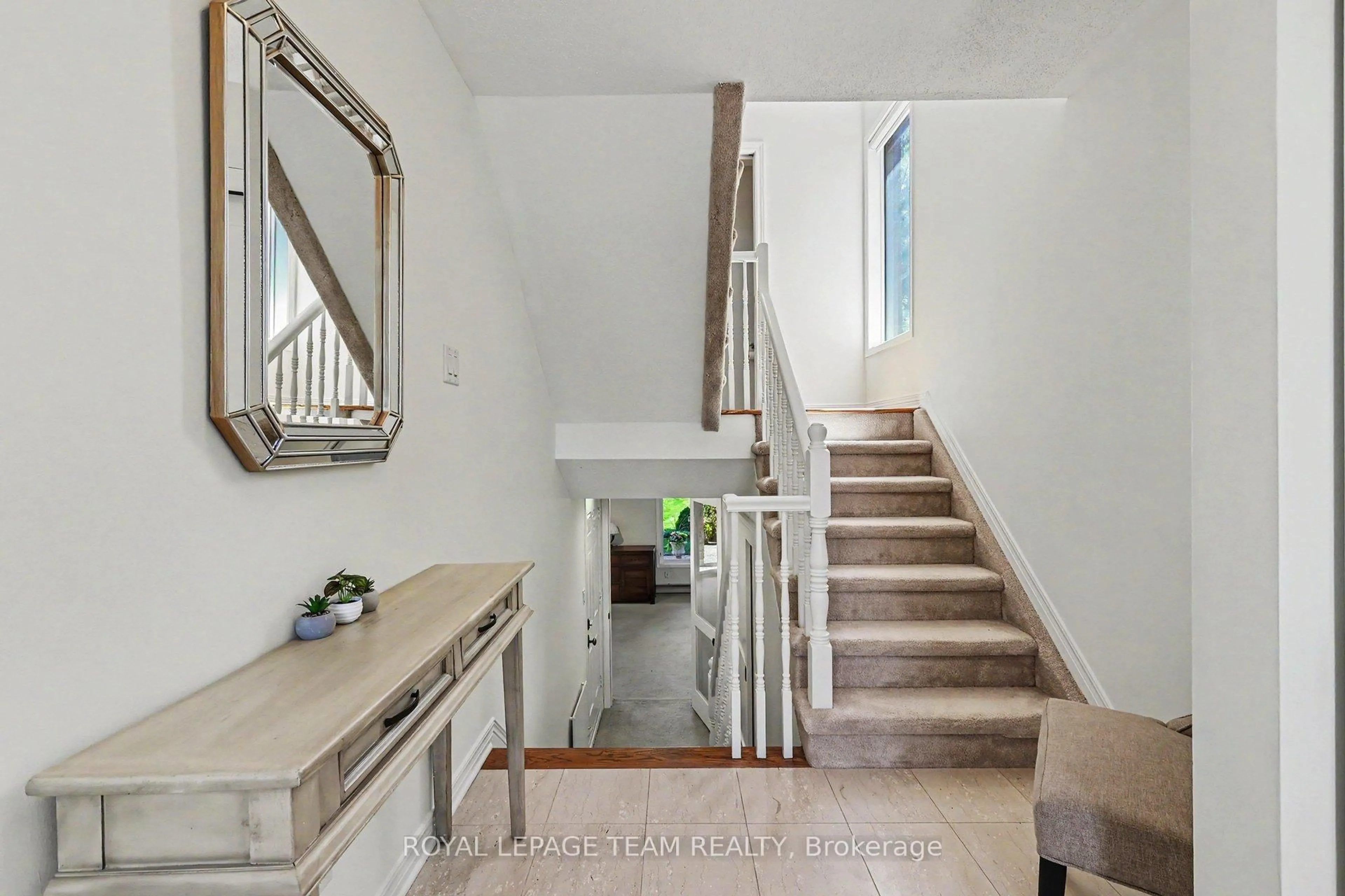 Unknown for 12 Catherwood Crt, Kanata Ontario K2K 2K1