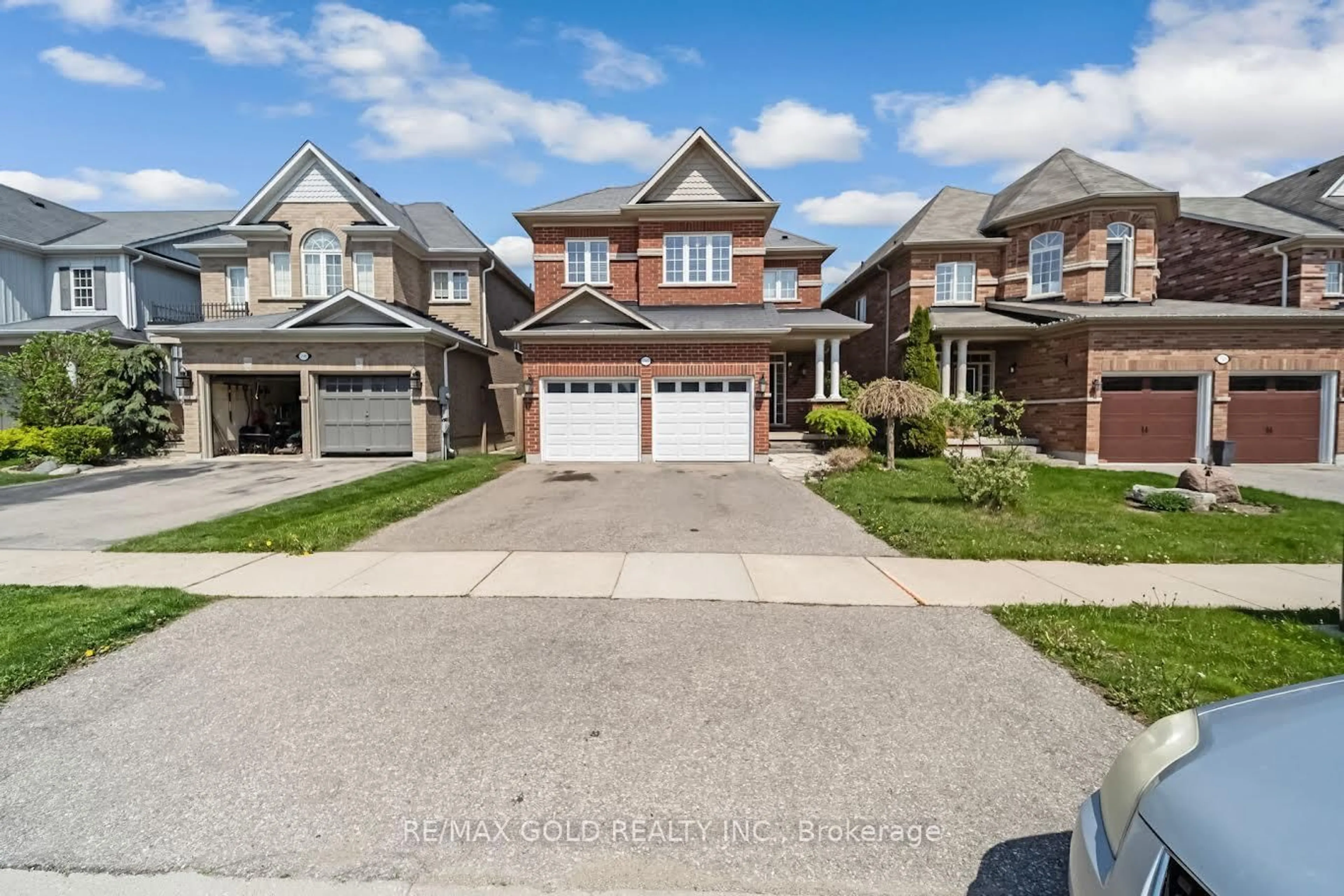 A pic from outside/outdoor area/front of a property/back of a property/a pic from drone, street for 792 Arthur Parker Ave, Woodstock Ontario N4T 0G7