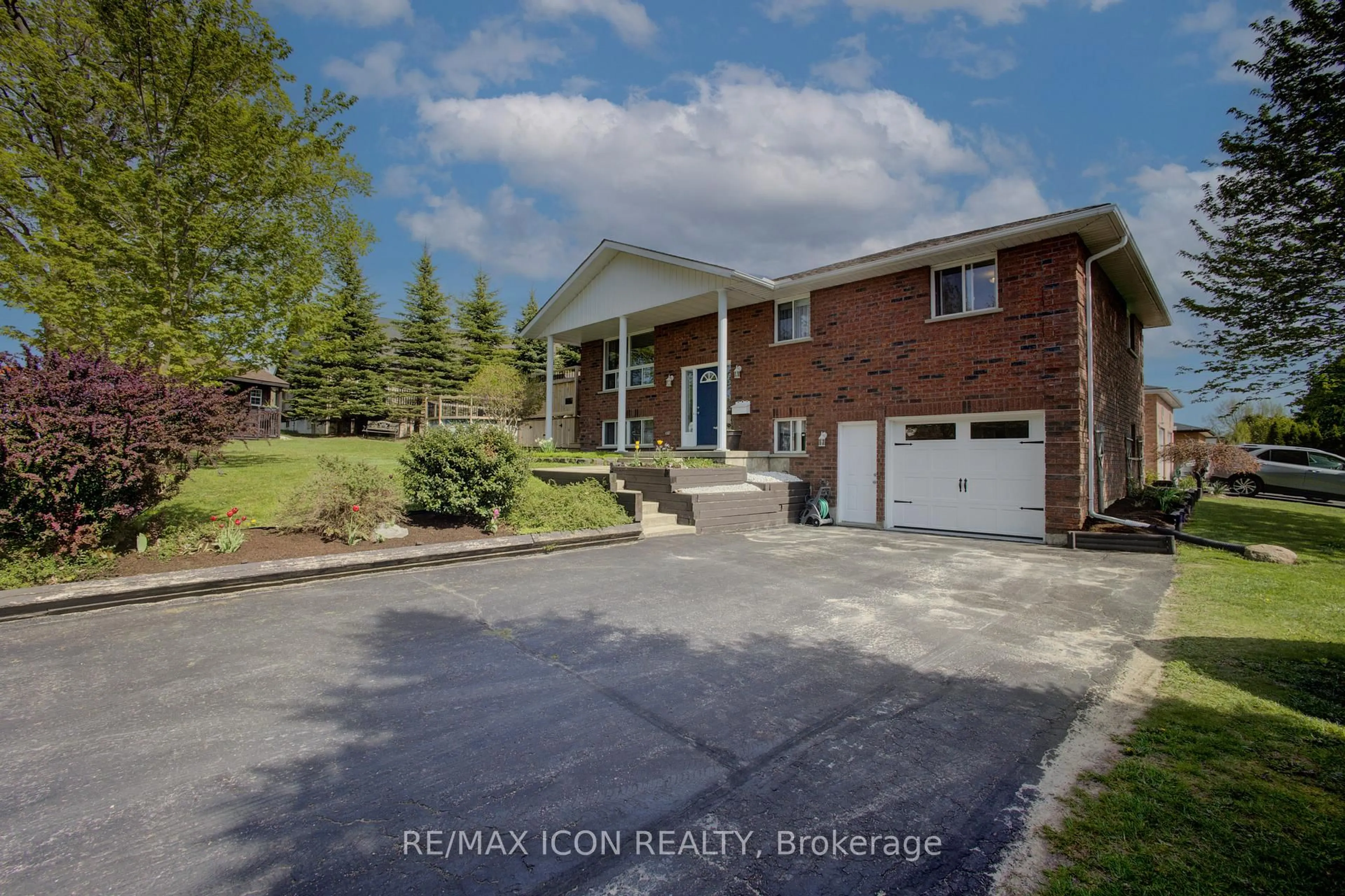 A pic from outside/outdoor area/front of a property/back of a property/a pic from drone, water/lake/river/ocean view for 178 Melissa Cres, Wellington North Ontario N0G 2L3