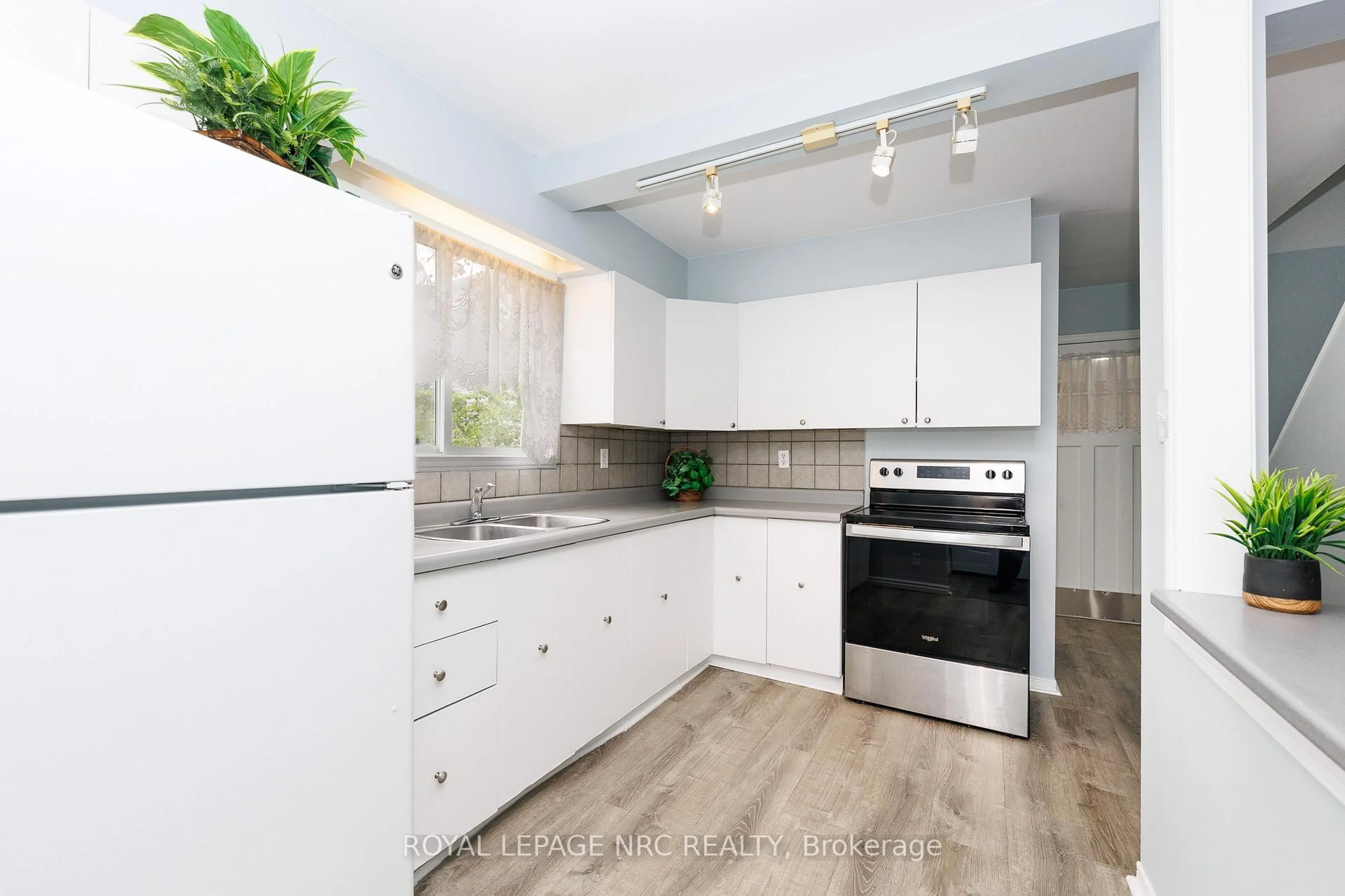 Unknown for 4676 McDougall Cres, Niagara Falls Ontario L2E 1B7