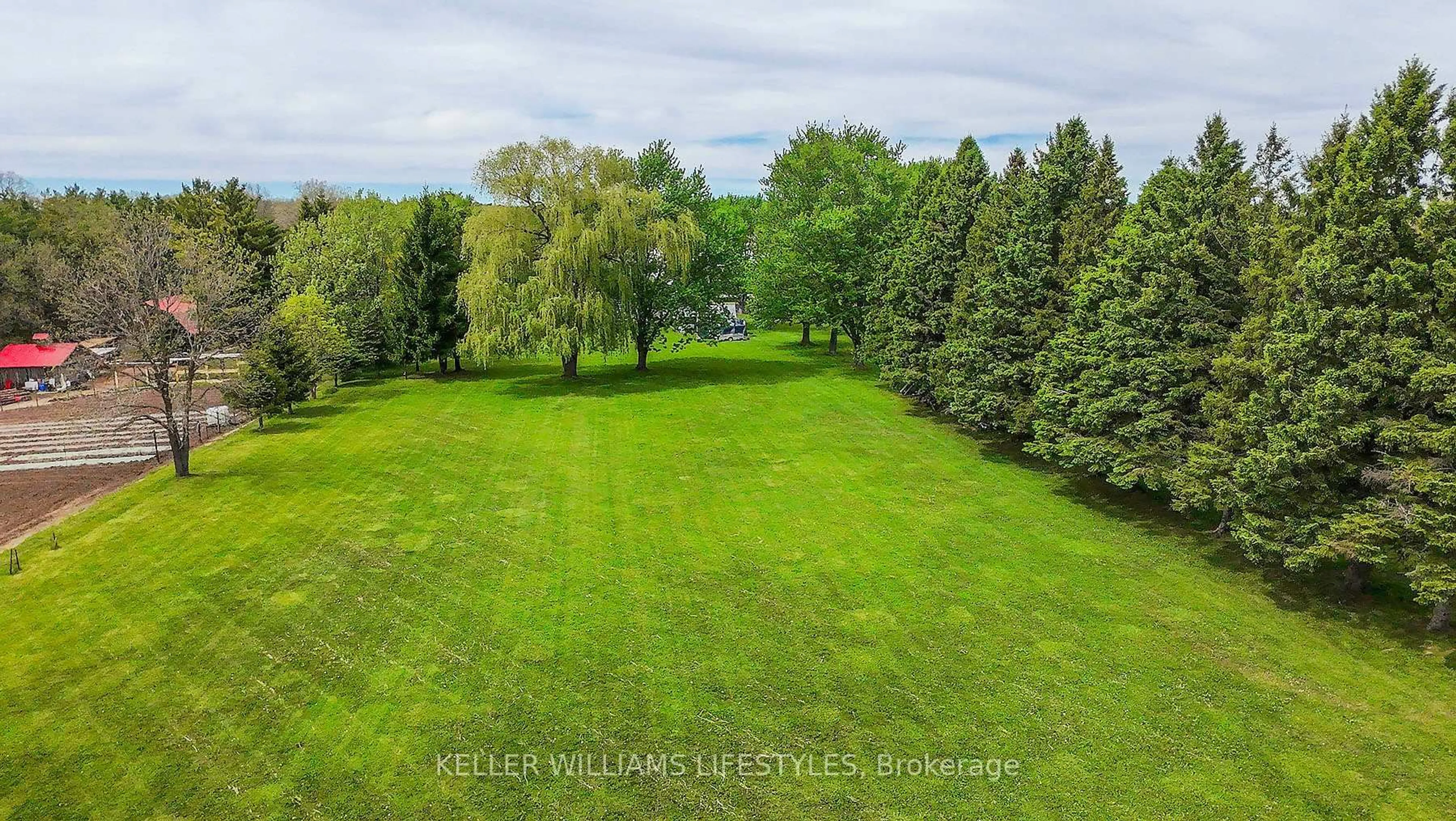 A pic from outside/outdoor area/front of a property/back of a property/a pic from drone, water/lake/river/ocean view for 1468 Gainsborough Rd, London North Ontario N6H 5L2