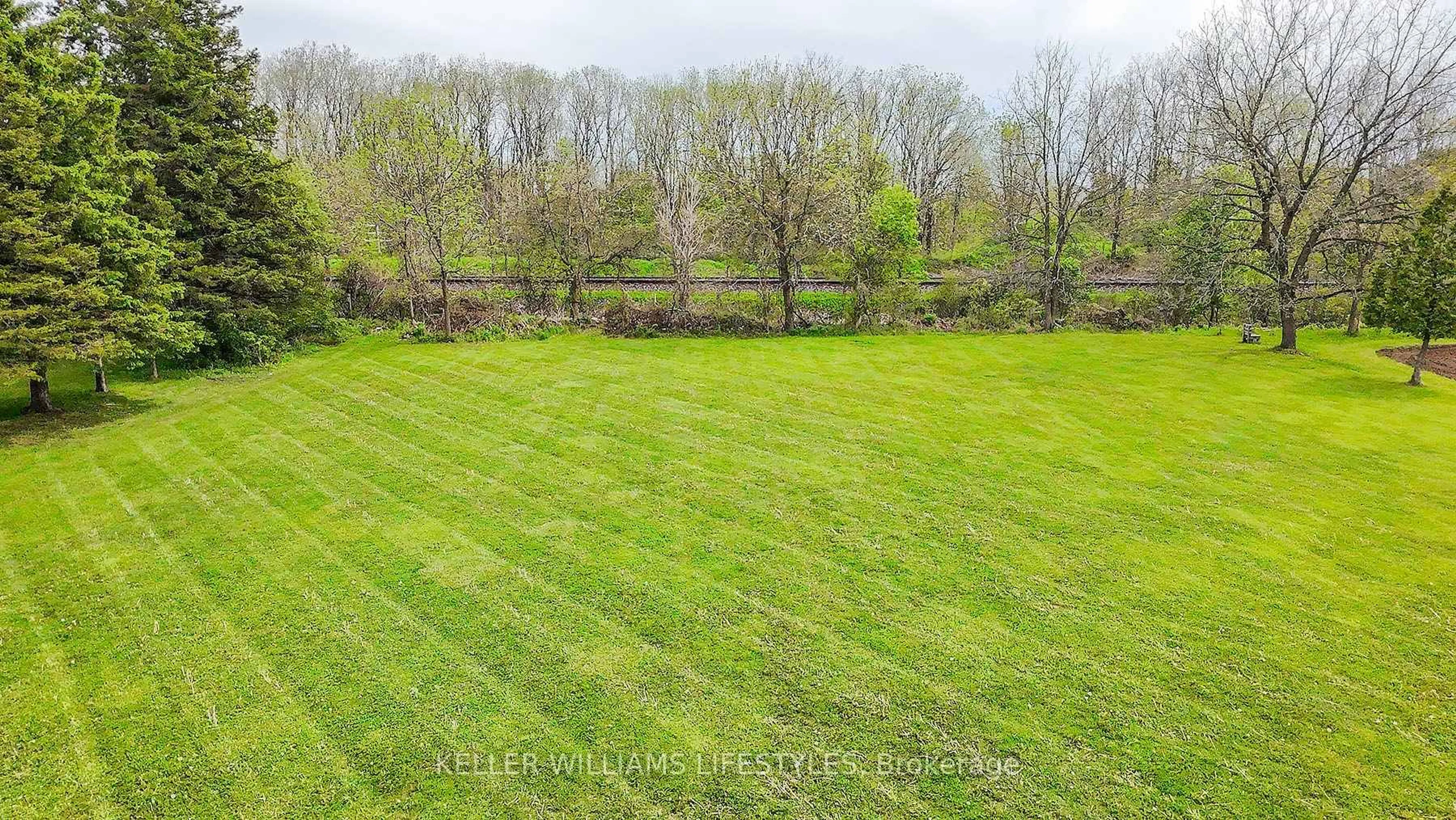 A pic from outside/outdoor area/front of a property/back of a property/a pic from drone, forest/trees view for 1468 Gainsborough Rd, London North Ontario N6H 5L2