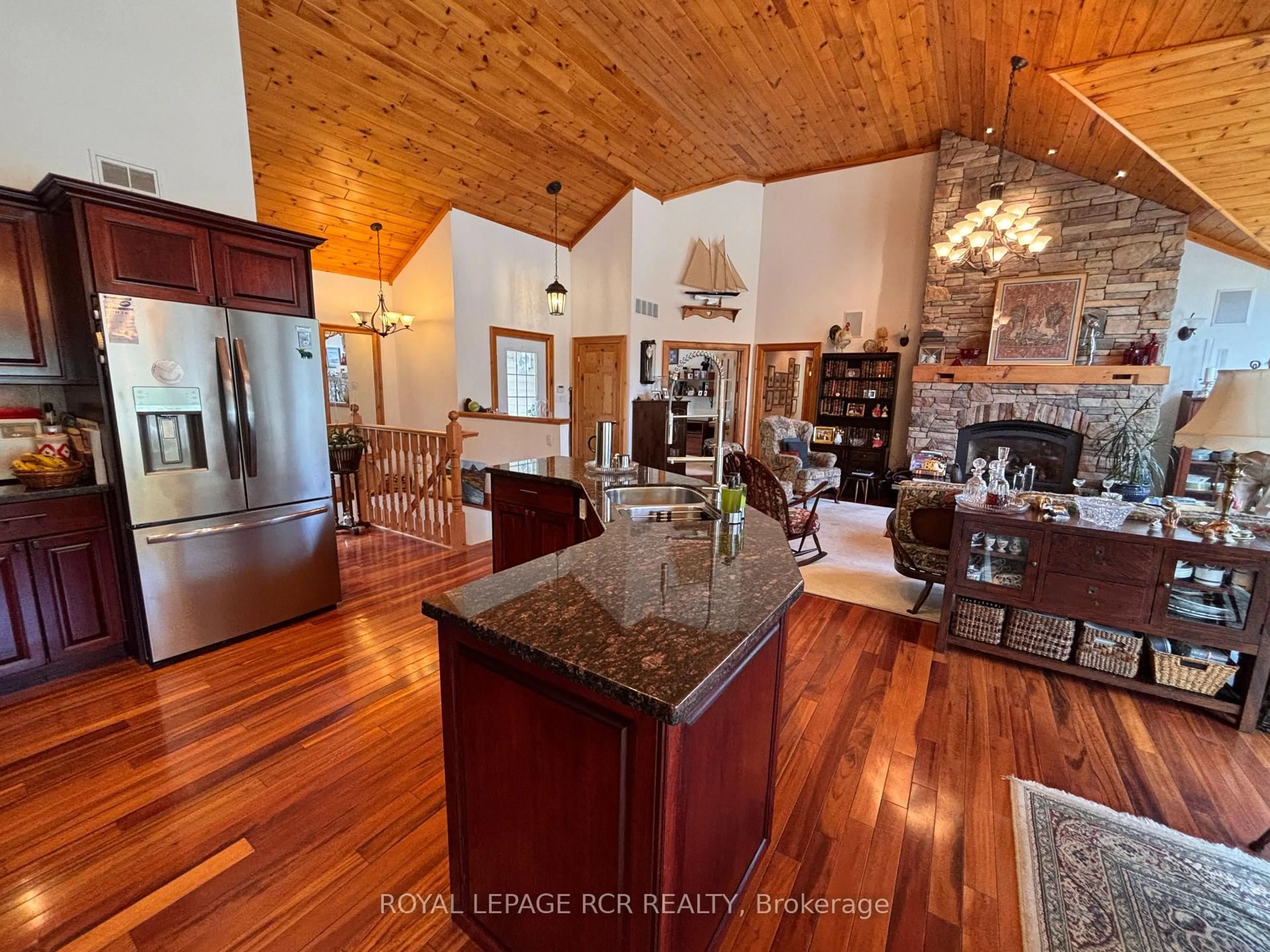 Open concept kitchen, wood/laminate floor for 4 Mcgregor Way, Bracebridge Ontario P0B 1L0