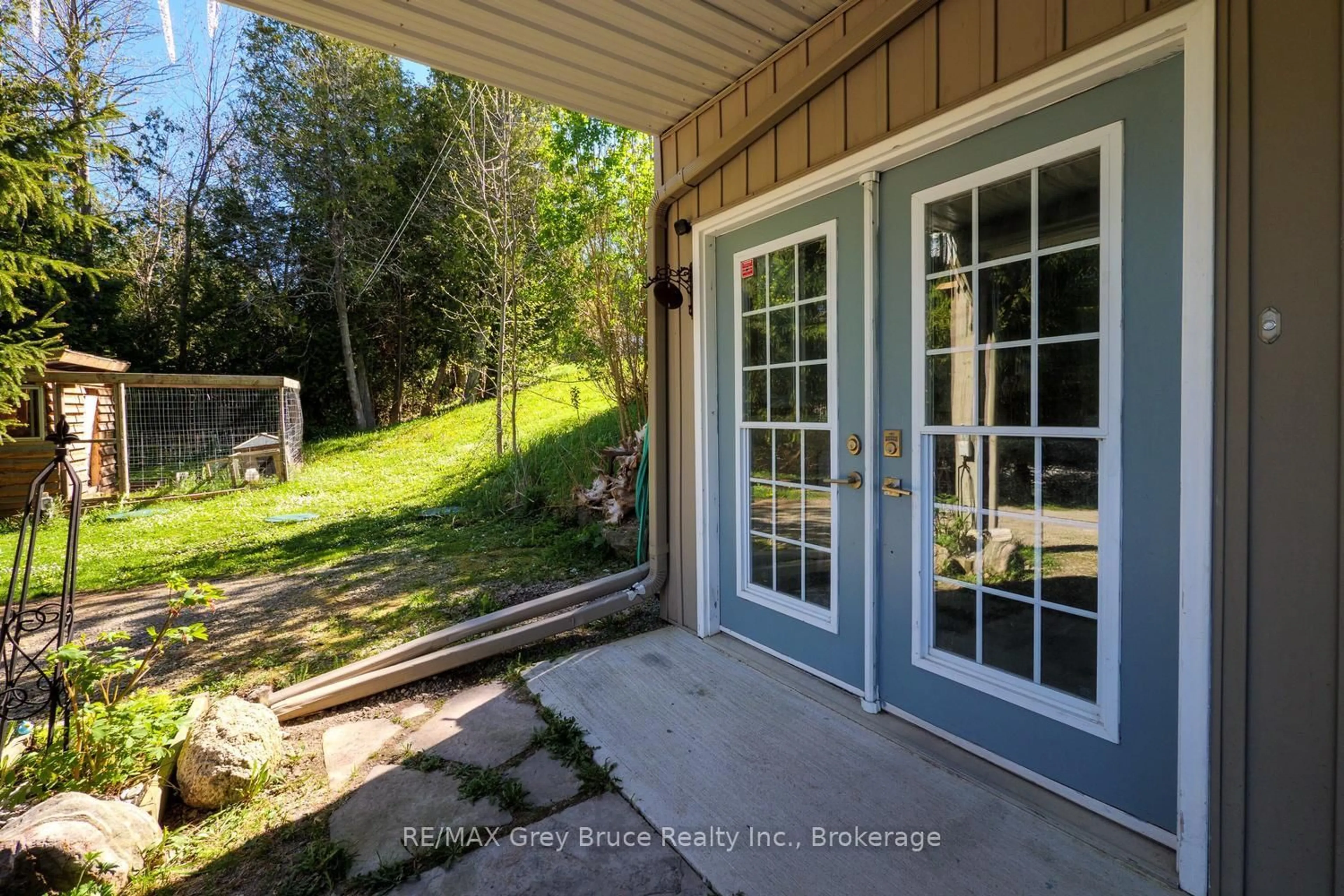 Patio, water/lake/river/ocean view for 501192 Grey 1 Rd, Georgian Bluffs Ontario N0H 2T0