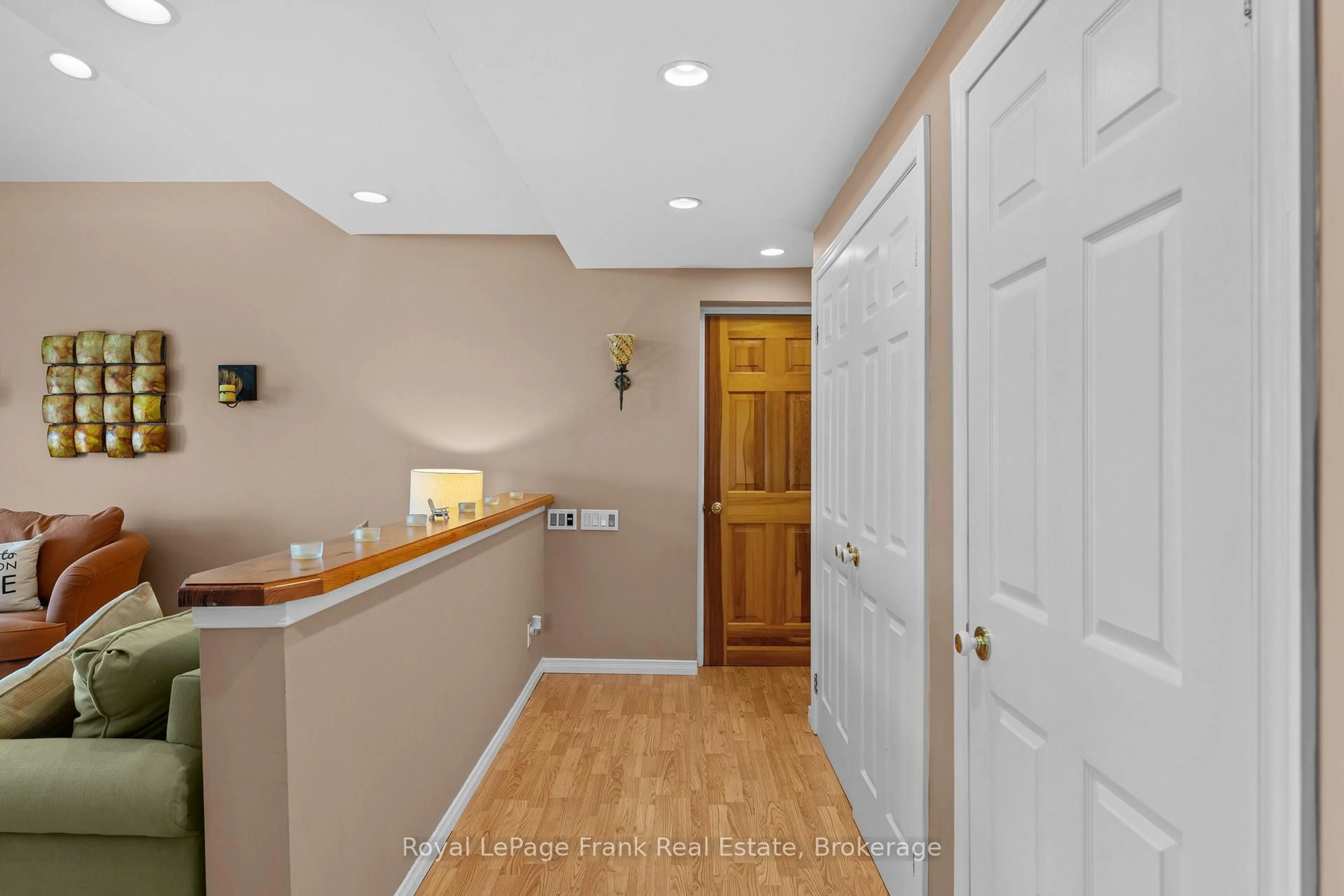 Indoor entryway for 71 Rainbow Rd, Kawartha Lakes Ontario K0M 1N0