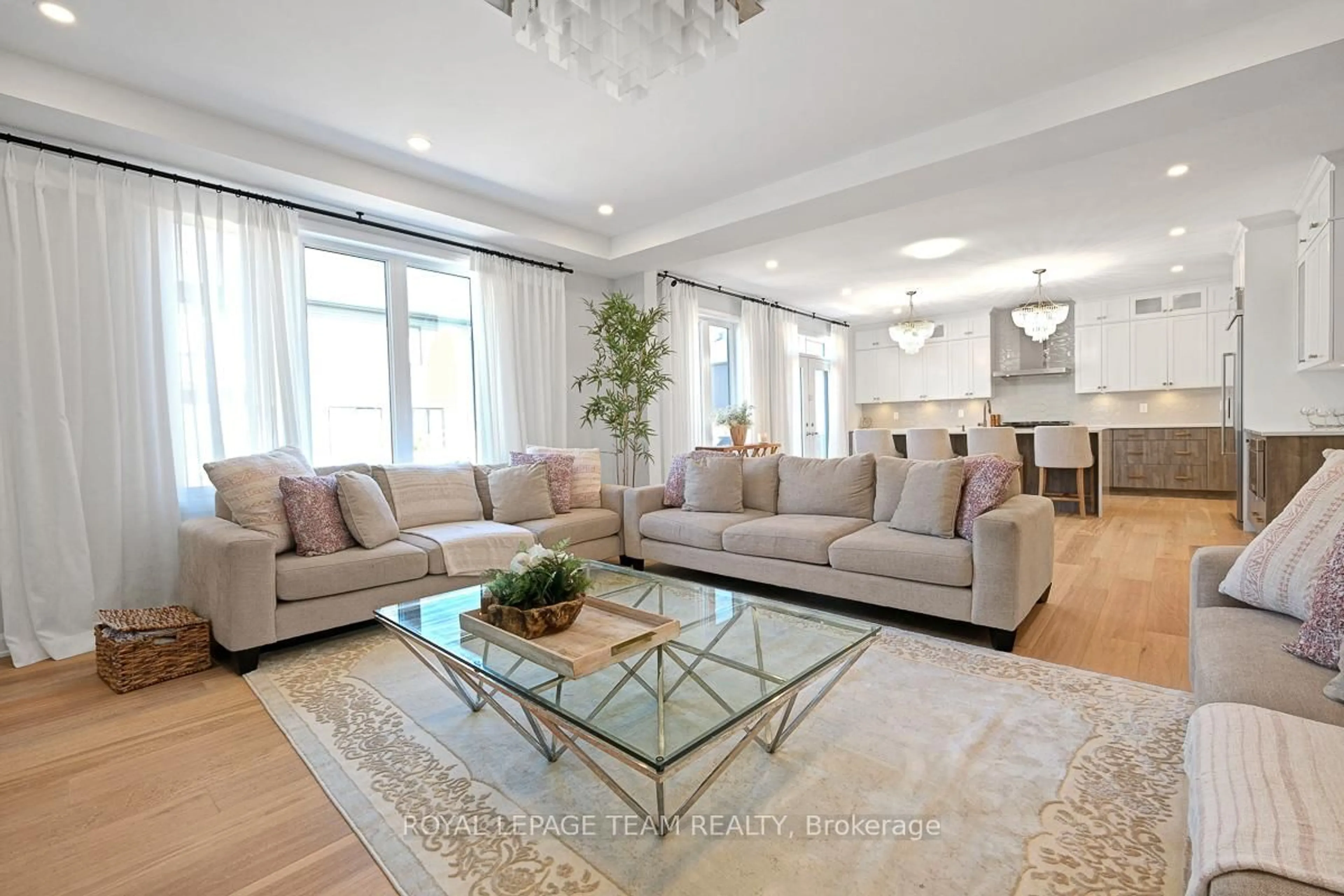 Living room with furniture, unknown for 76 Ascari Rd, Manotick Ontario K4M 0M6