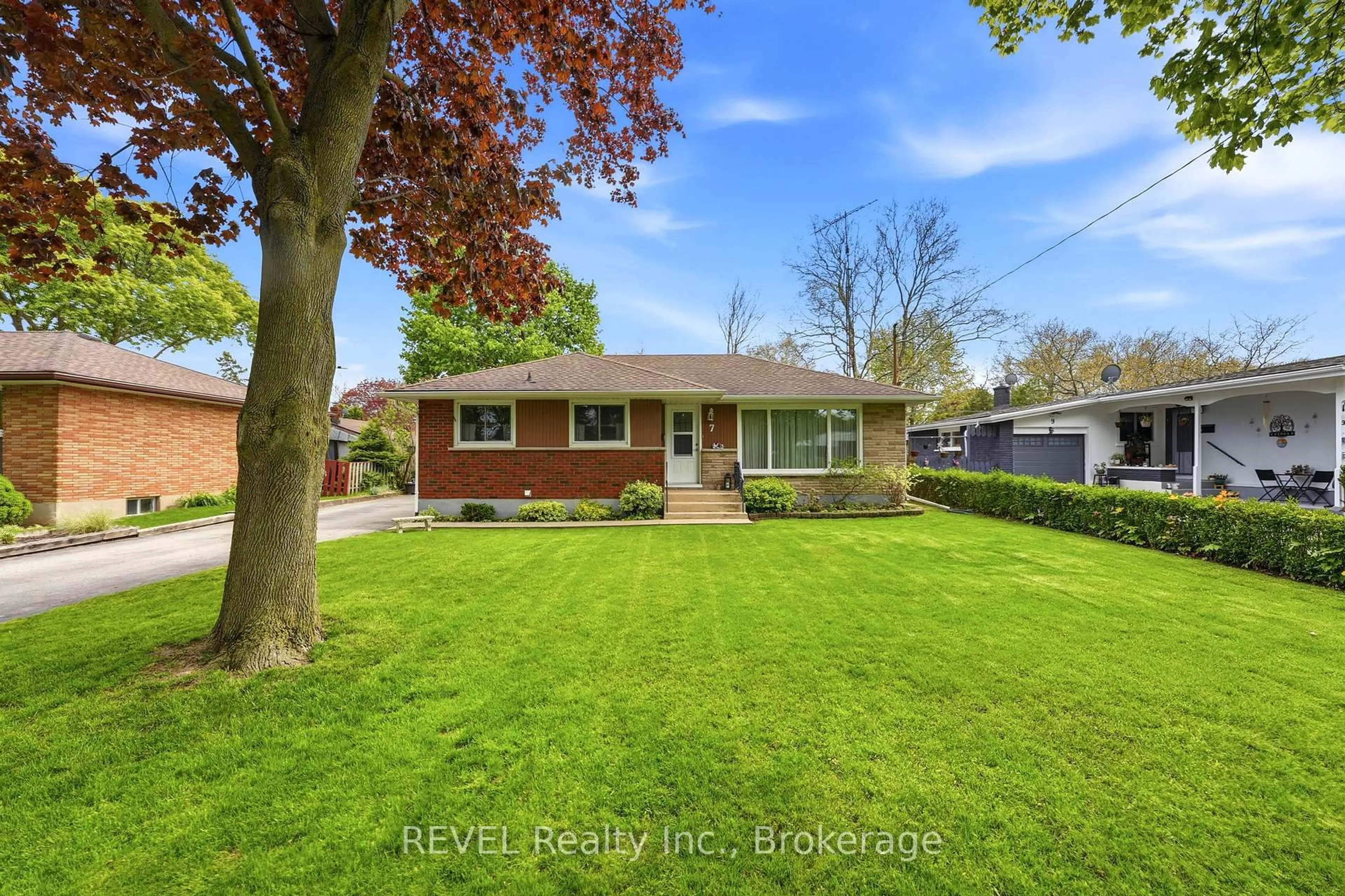 Unknown for 7 Brucedale Ave, St. Catharines Ontario L2M 2Z4