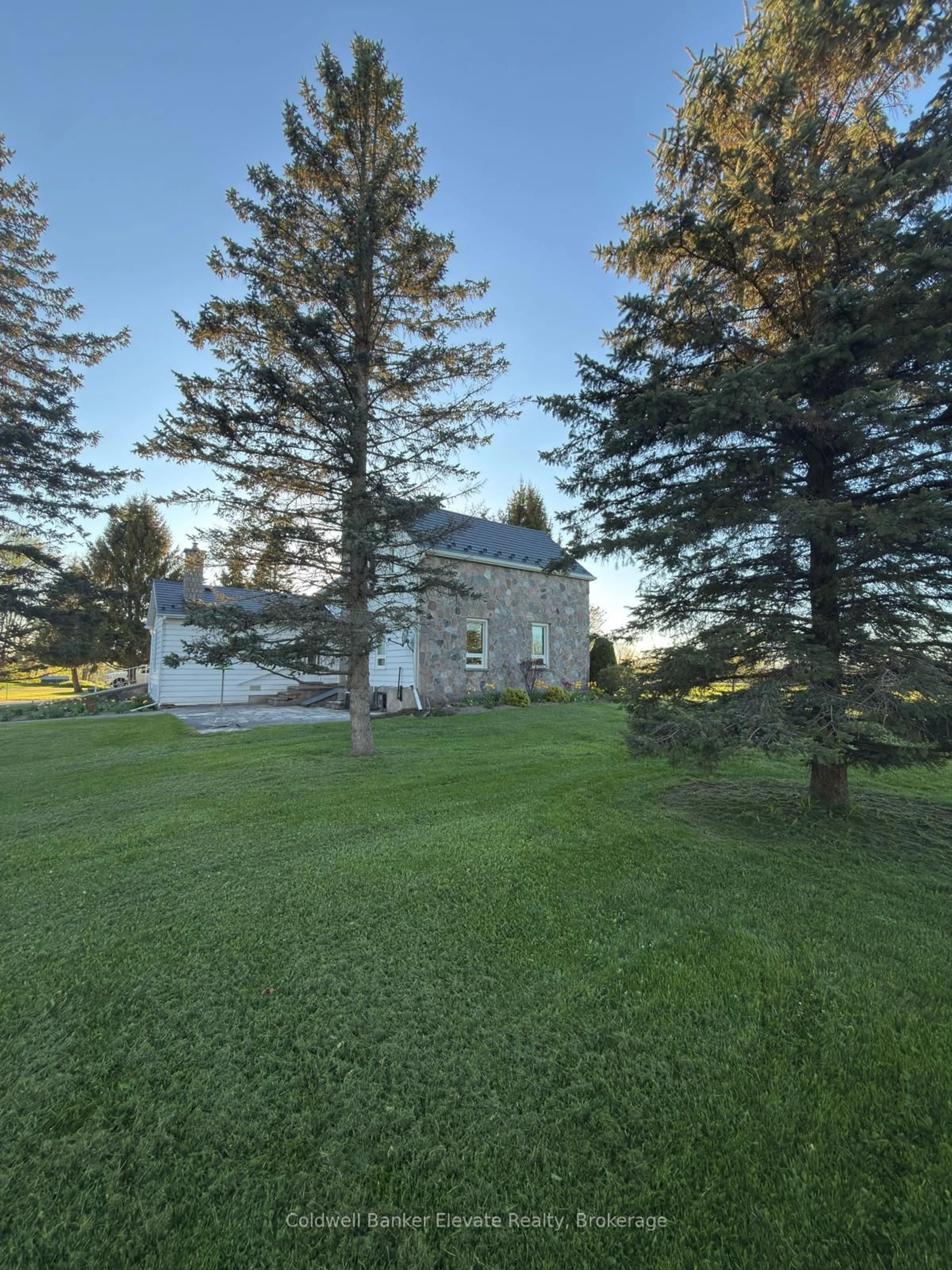 A pic from outside/outdoor area/front of a property/back of a property/a pic from drone, unknown for 441408 Concession 21, Georgian Bluffs Ontario N0H 2T0