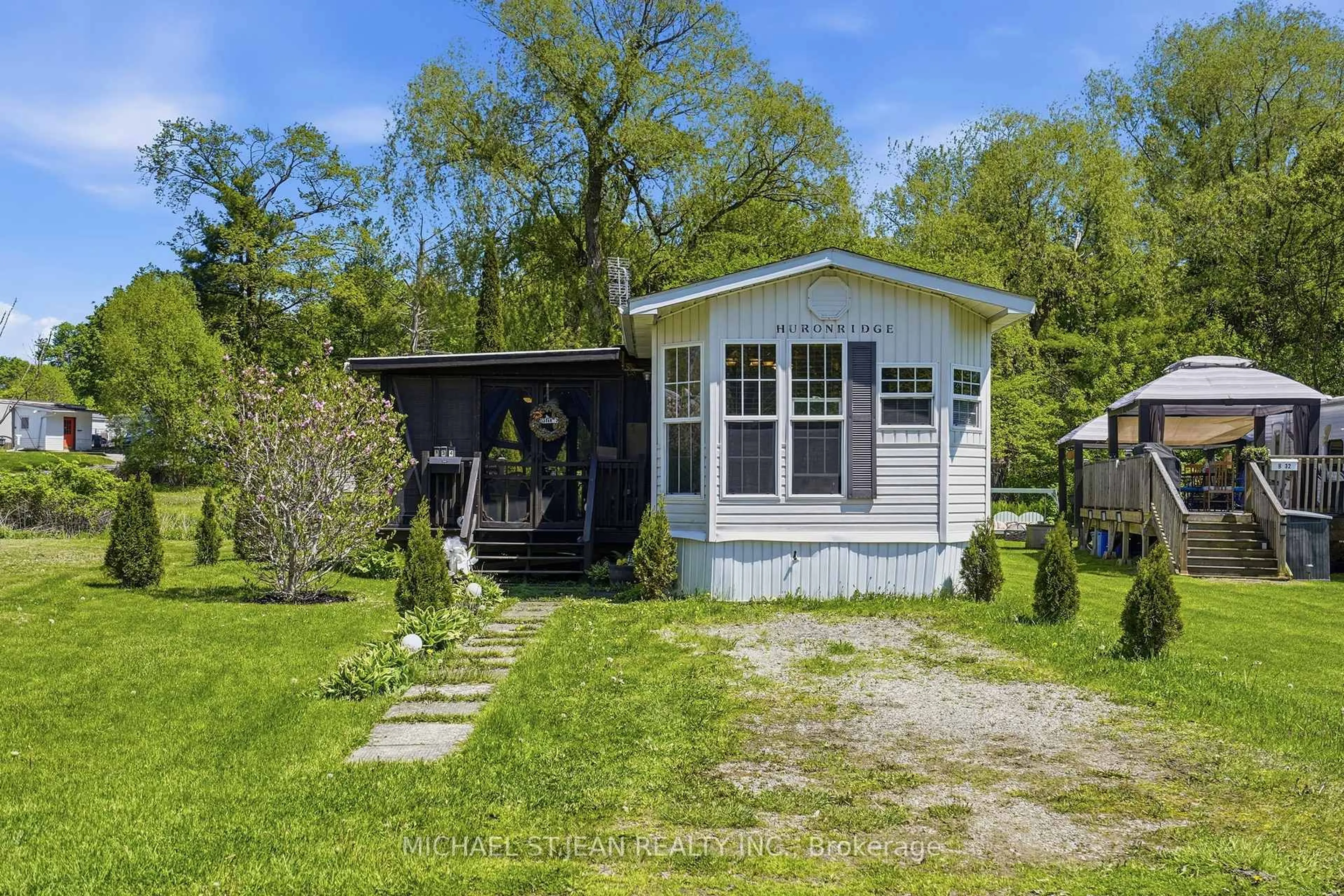Shed for 2490 Governors Rd #B34, Hamilton Ontario L0R 1T0
