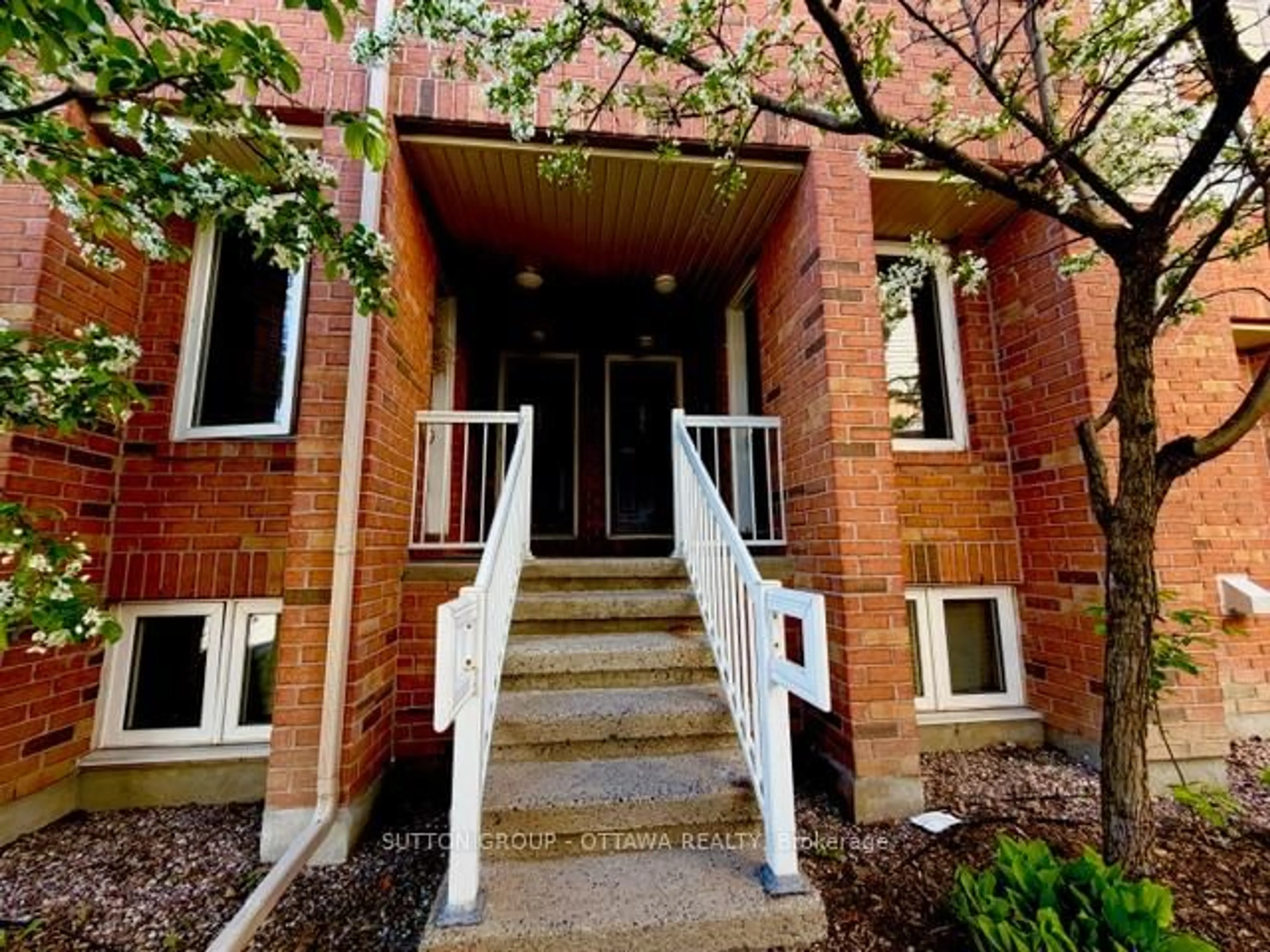 Unknown for 115 Tall Pines Private, Ottawa Ontario K2H 1H1