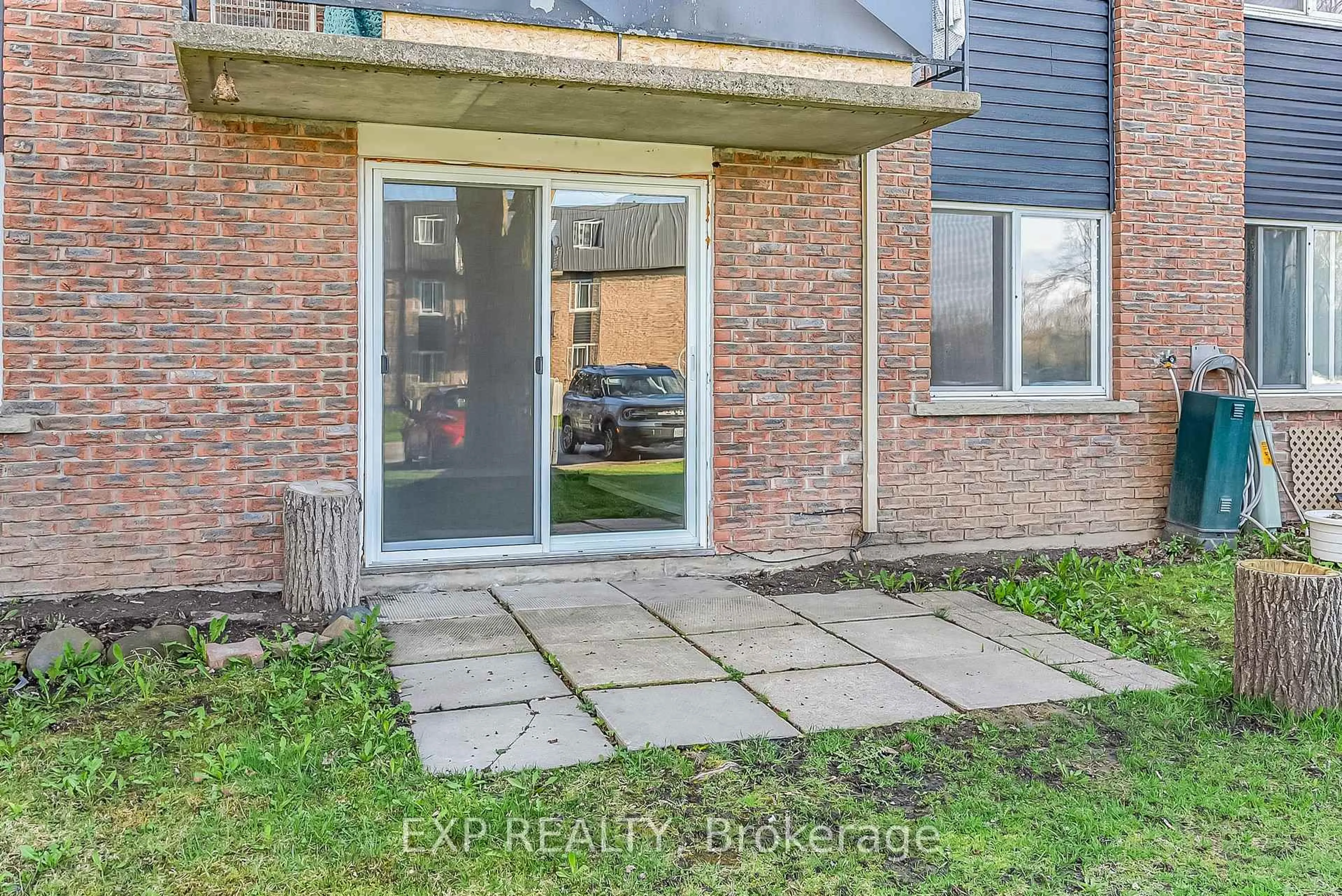 Unknown for 583 Barber Ave #3, North Perth Ontario N4W 1S5
