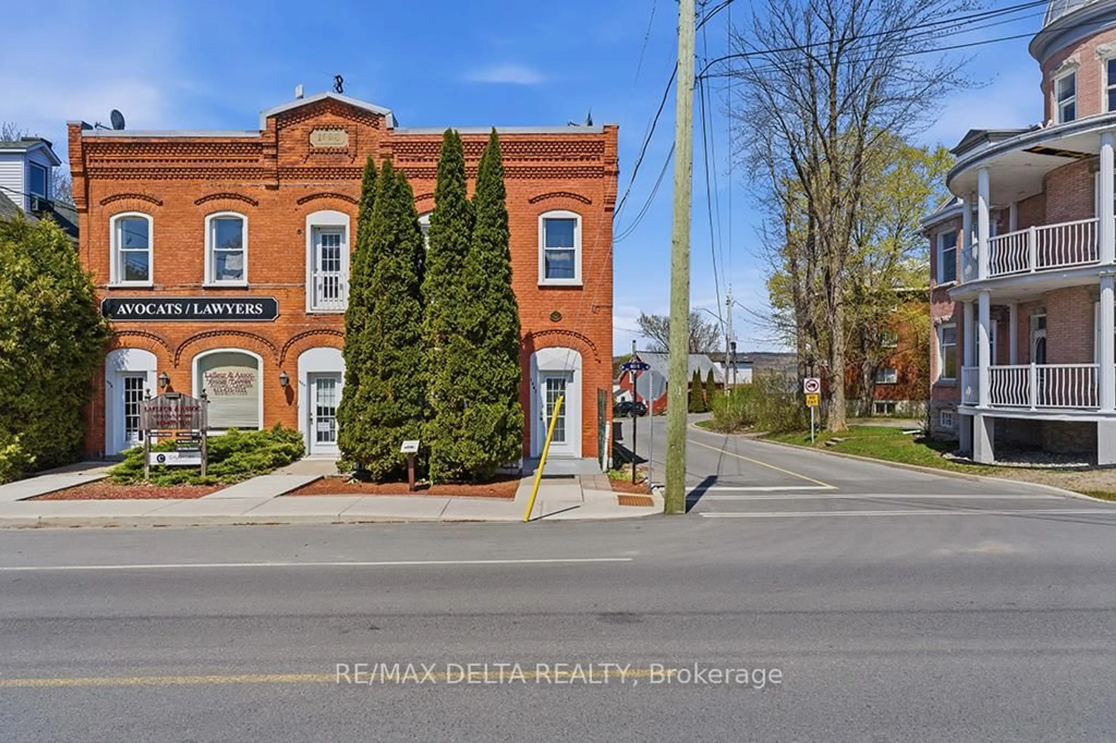 Unknown for 1040-1042 King St, Champlain Ontario K0B 1K0