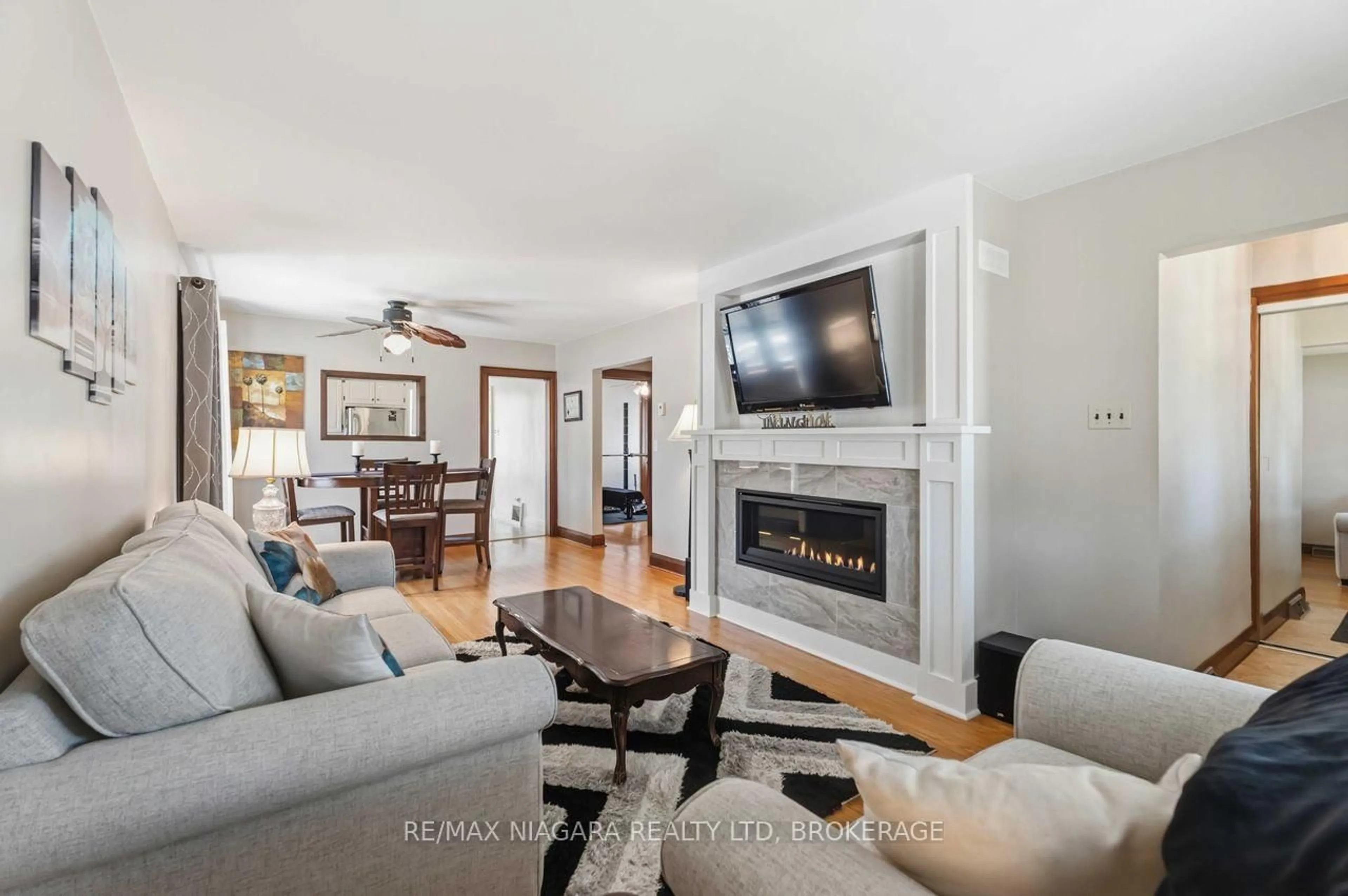Living room with furniture, unknown for 358 SUGARLOAF St, Port Colborne Ontario L3K 2P3
