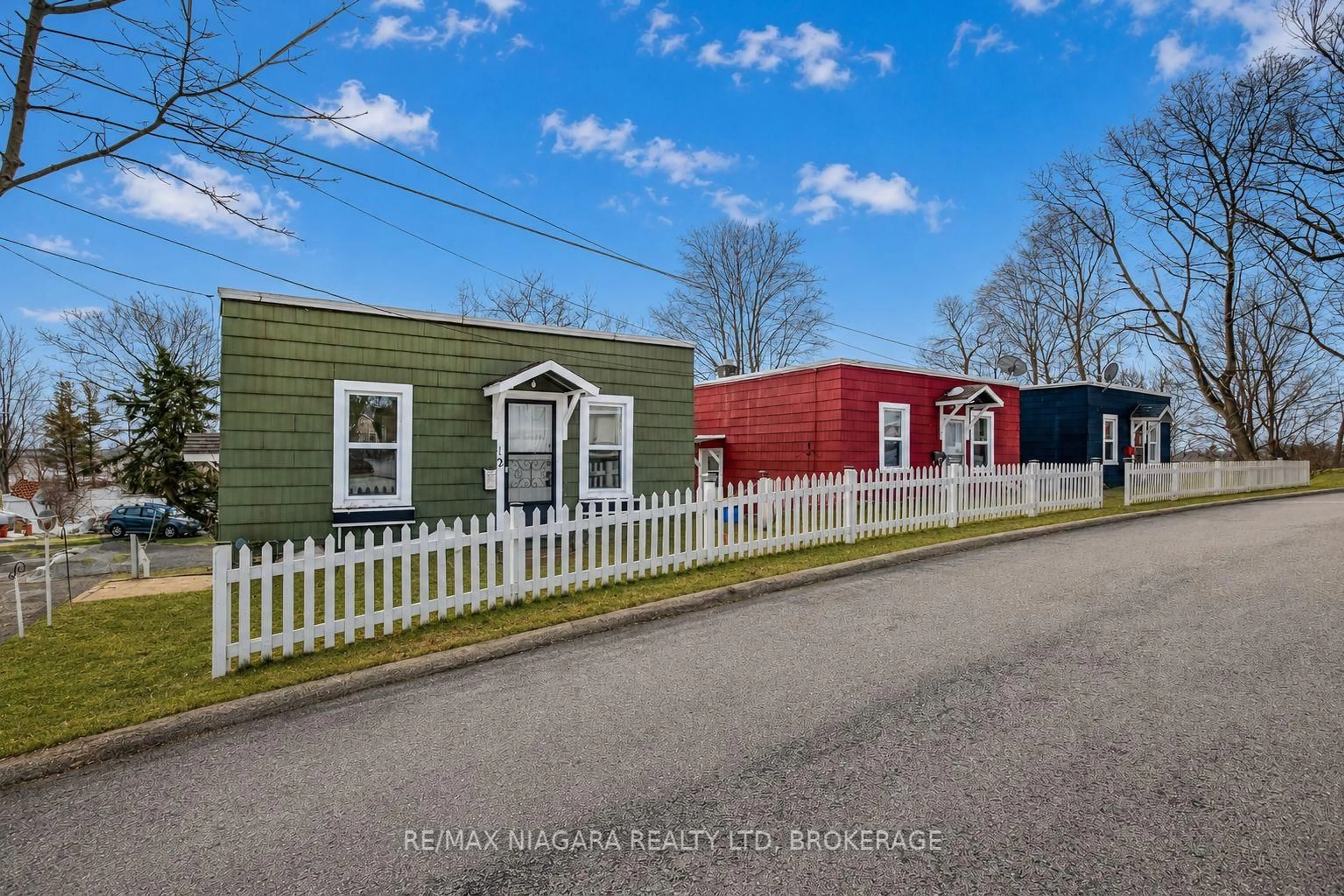 Unknown for 8 Catharine St, Port Colborne Ontario L3K 4J6