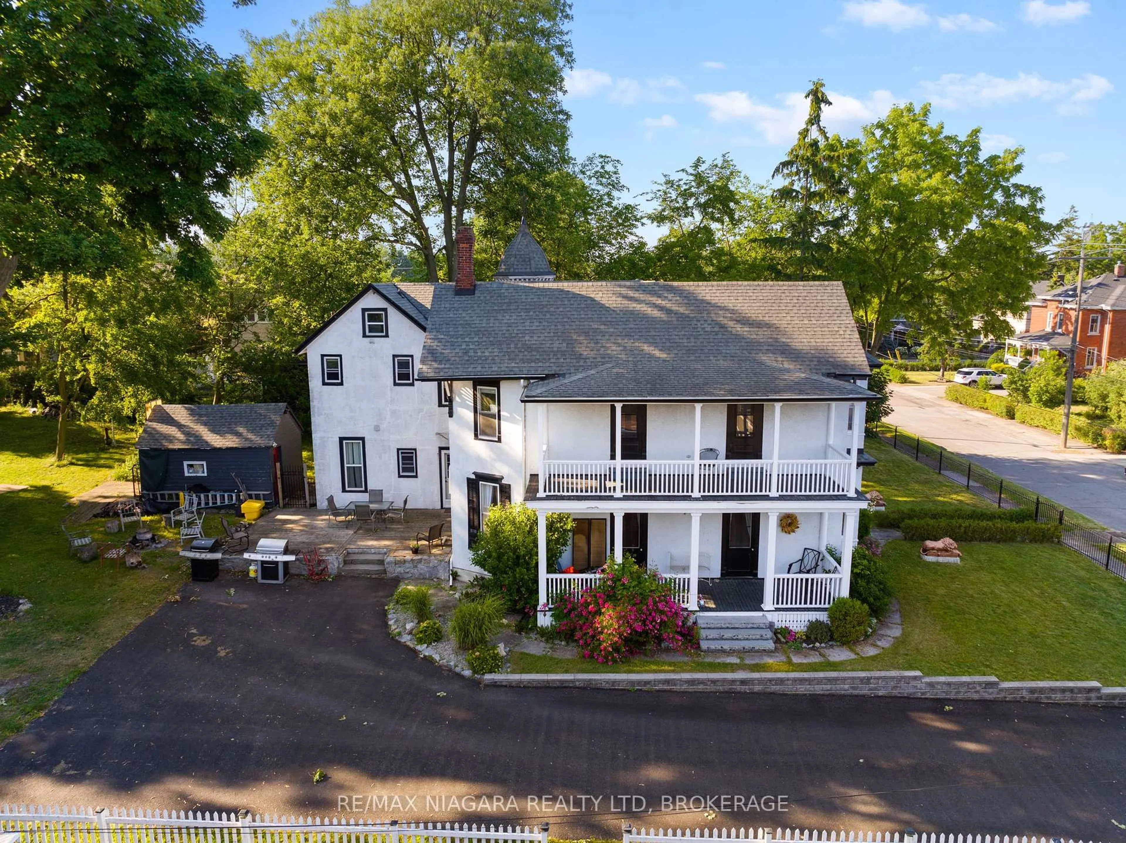 A pic from outside/outdoor area/front of a property/back of a property/a pic from drone, street for 14 Catharine St, Port Colborne Ontario L3K 4J7