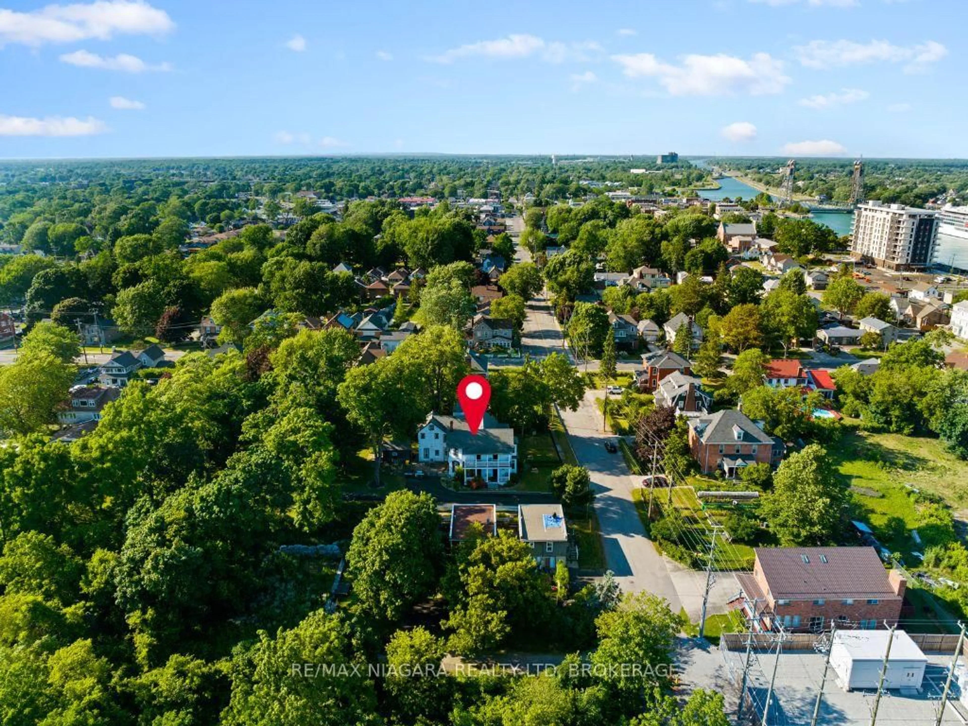 A pic from outside/outdoor area/front of a property/back of a property/a pic from drone, street for 14 Catharine St, Port Colborne Ontario L3K 4J7