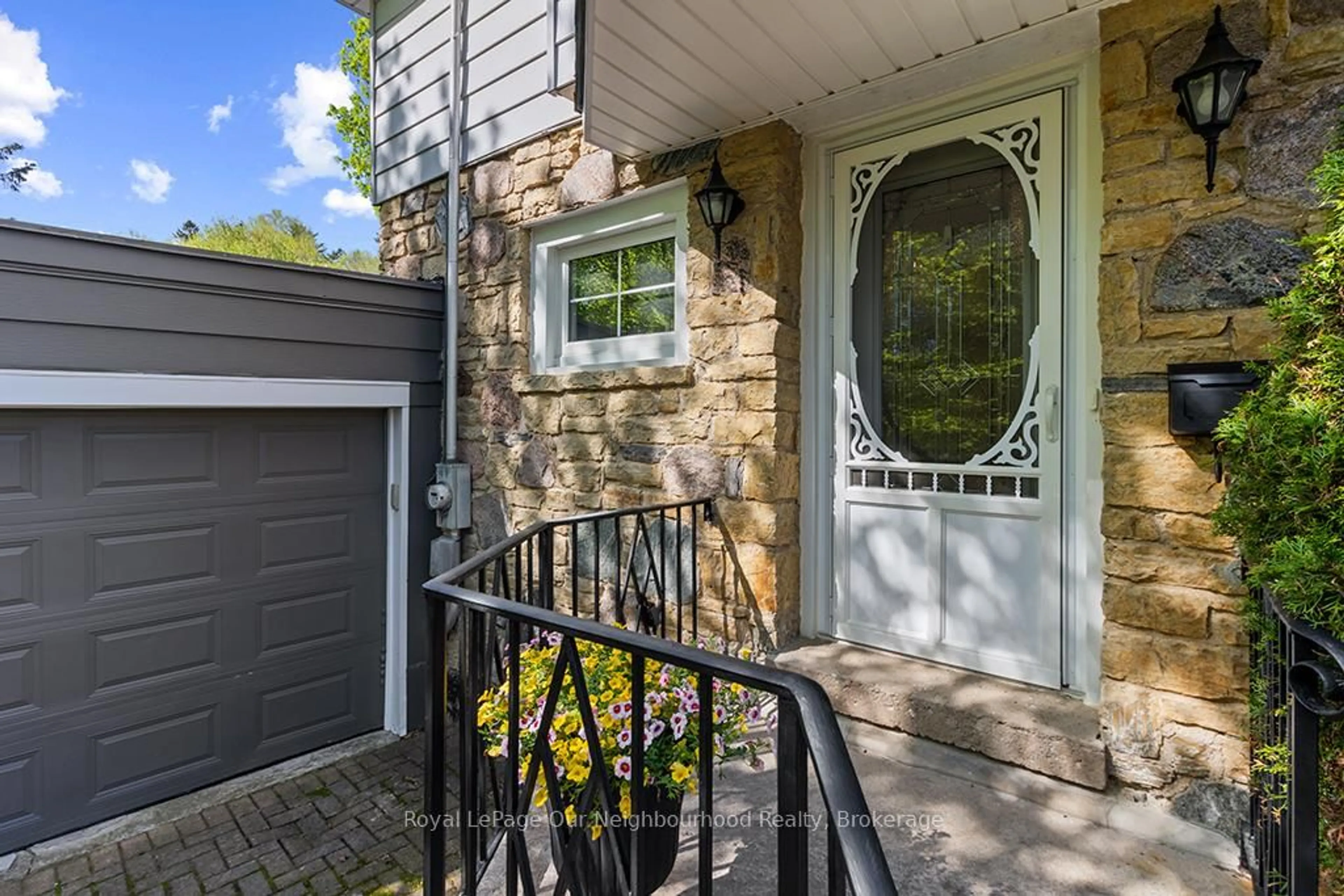 Unknown for 185 4th St, Owen Sound Ontario N4K 3J8