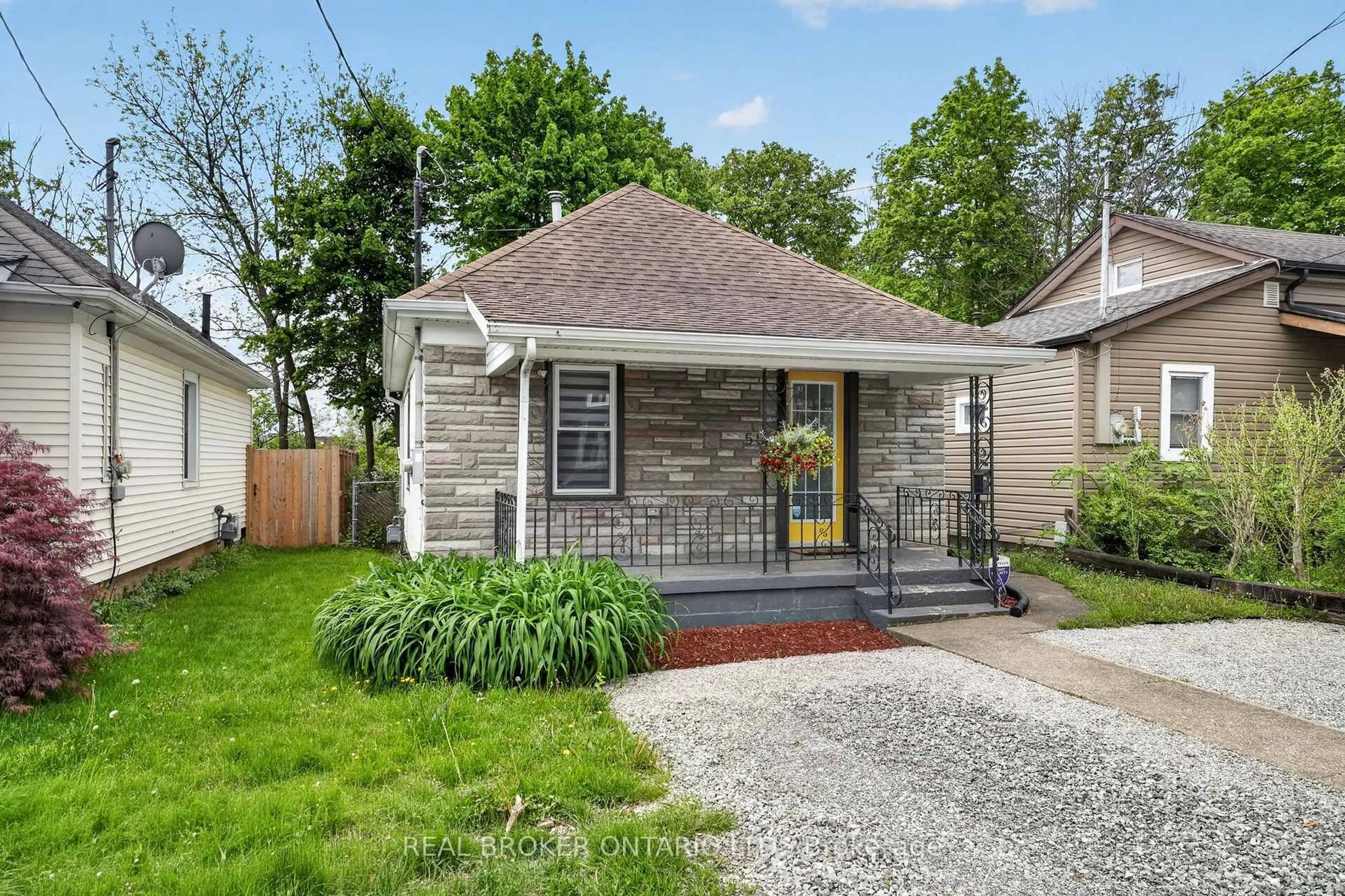 Home with brick exterior material, street for 55 Merritt St, Welland Ontario L3C 4T2