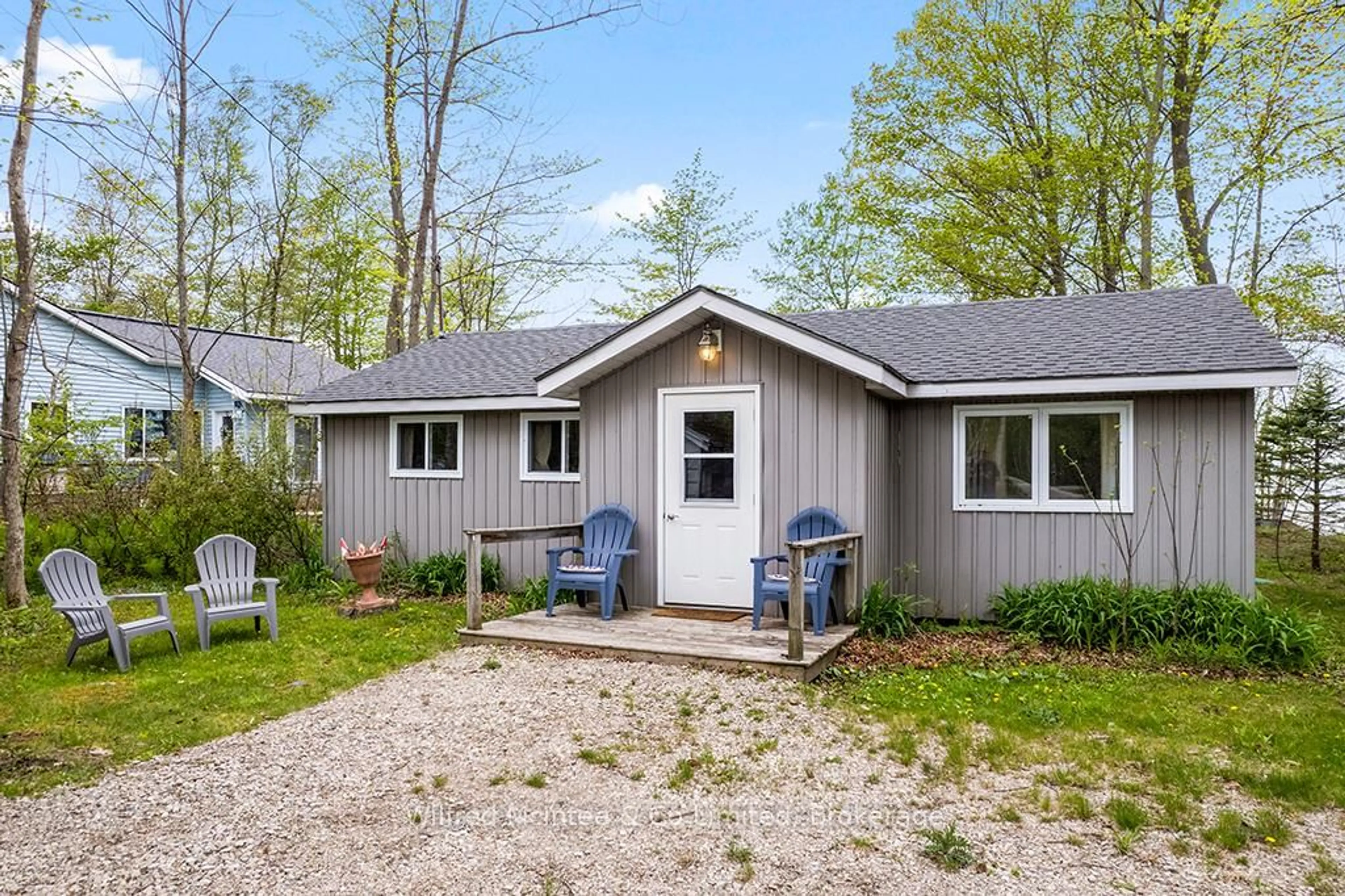 Home with vinyl exterior material, street for 629 BRUCE ROAD 13 Rd, Native Leased Lands Ontario N0H 2L0