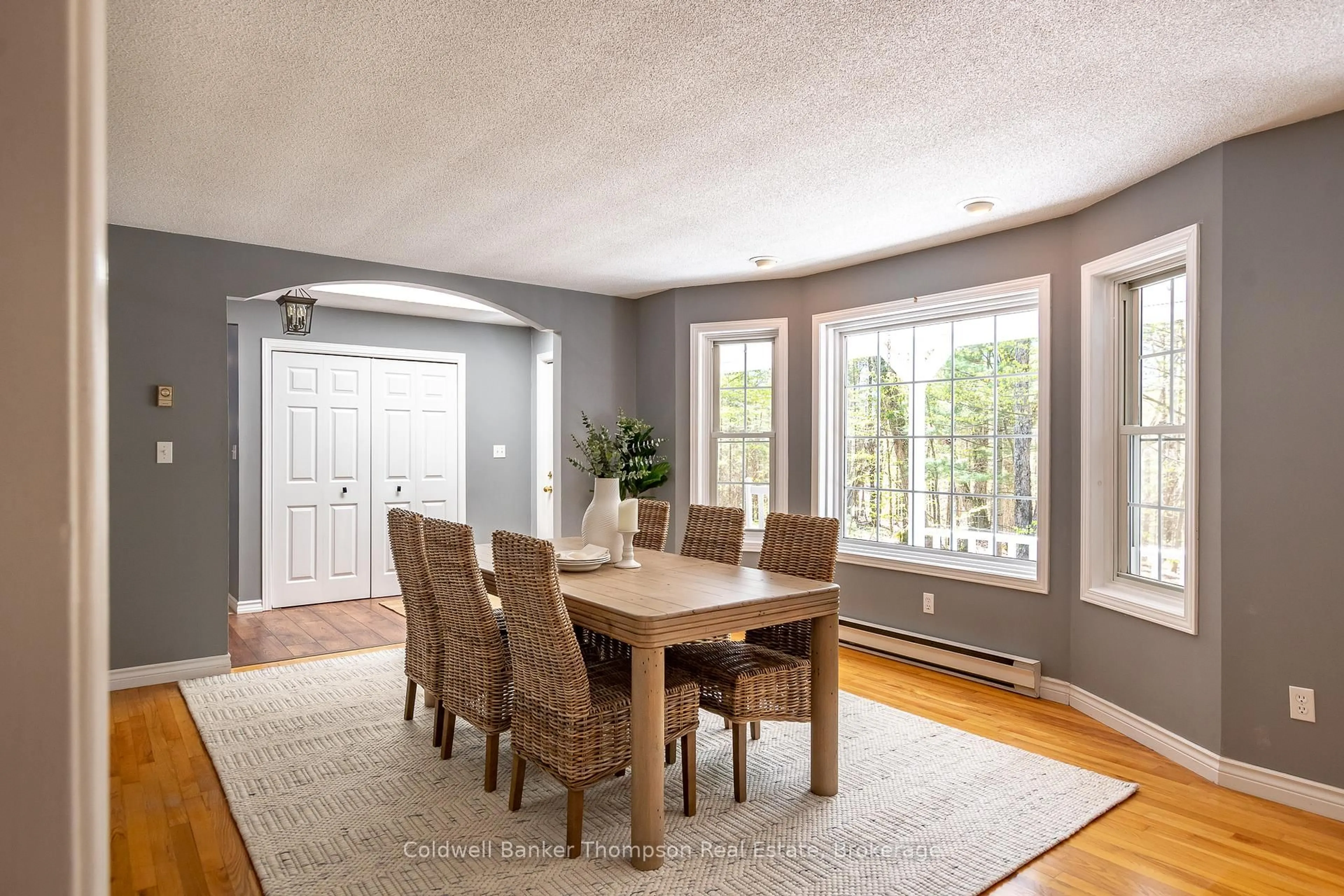 Dining room, wood/laminate floor for 1015 Walker's Glenn Cres, Lake of Bays Ontario P1H 2J6