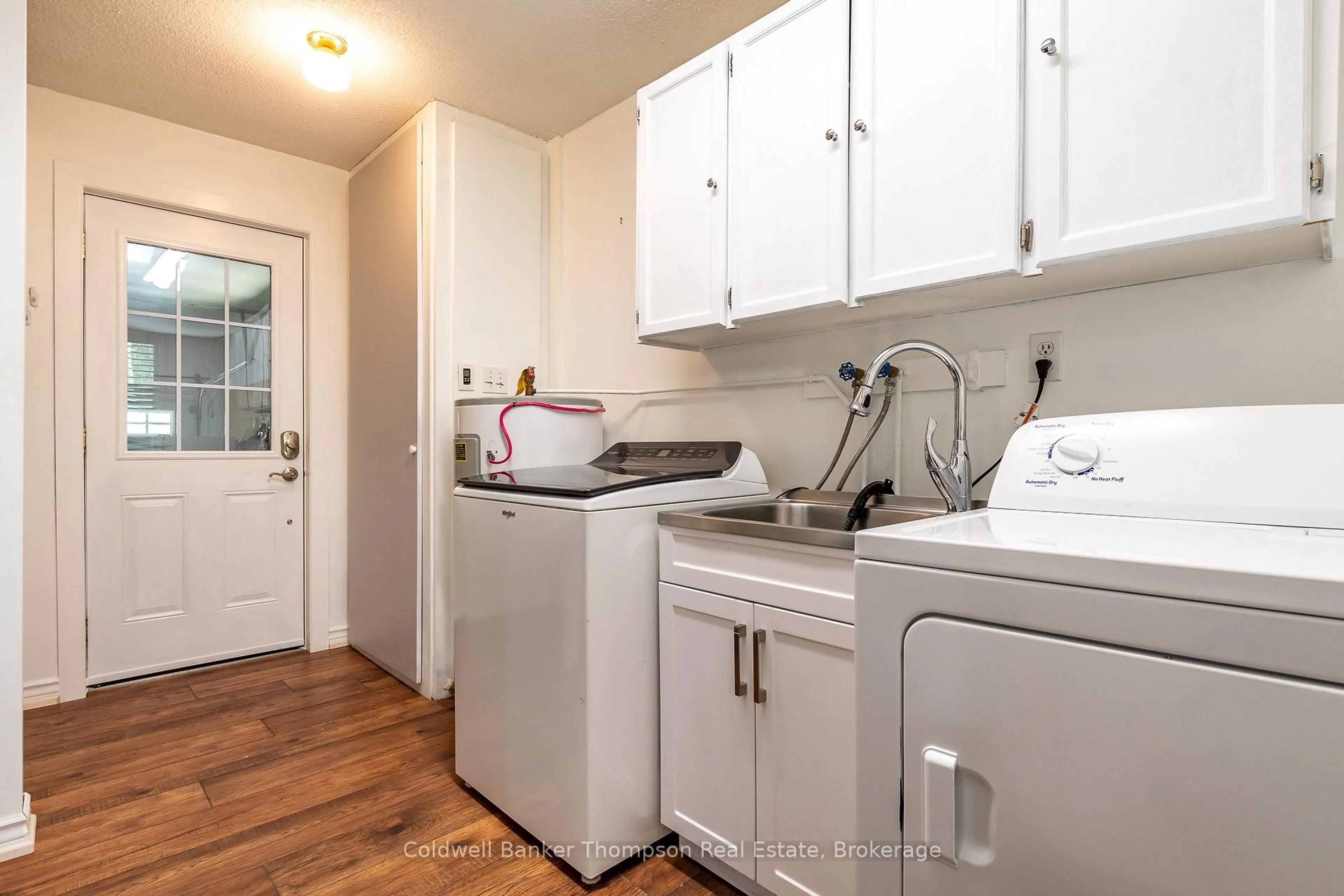 Laundry room for 1015 Walker's Glenn Cres, Lake of Bays Ontario P1H 2J6