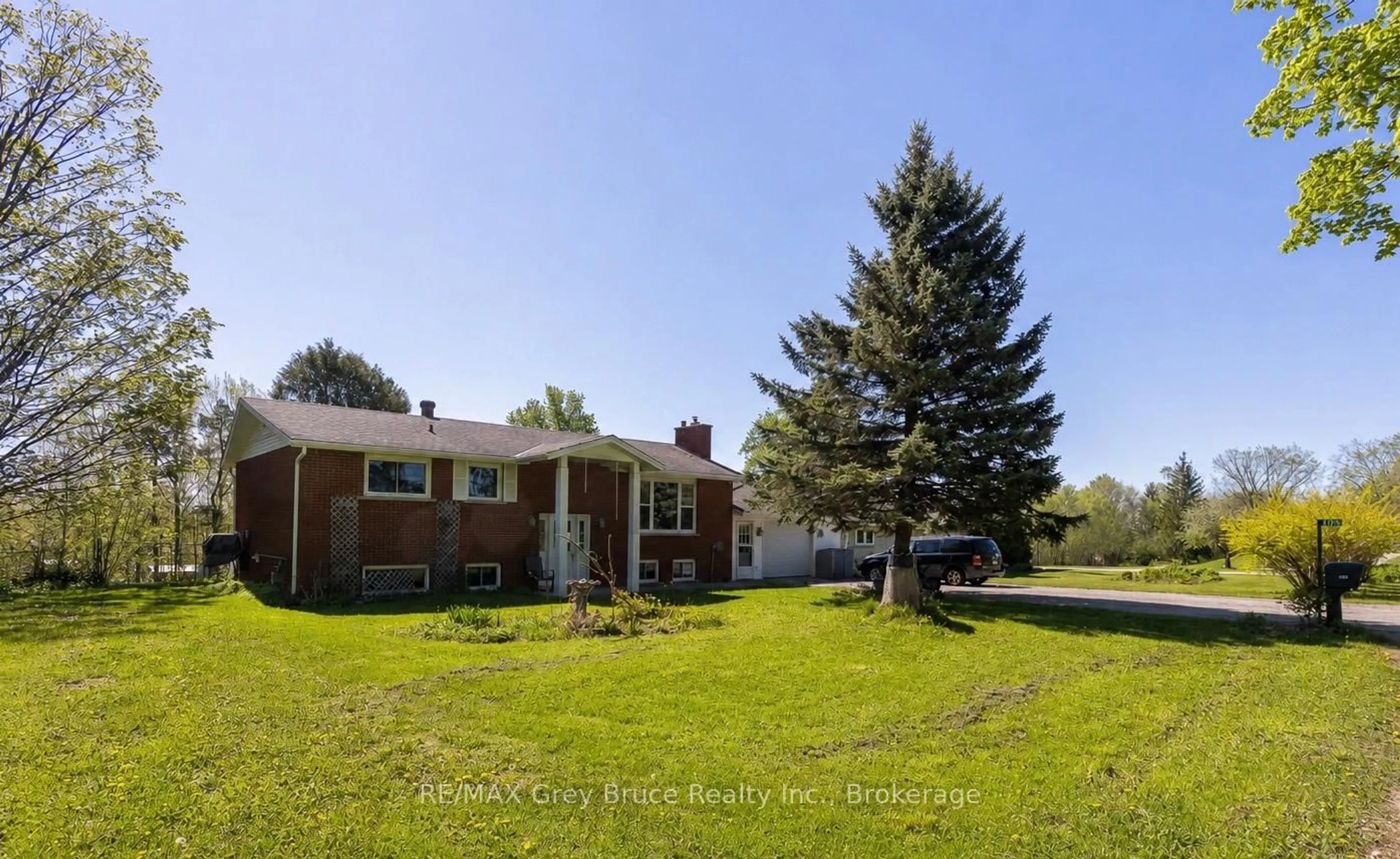 Unknown for 105 Maple Grove Lane, Georgian Bluffs Ontario N4K 0G2