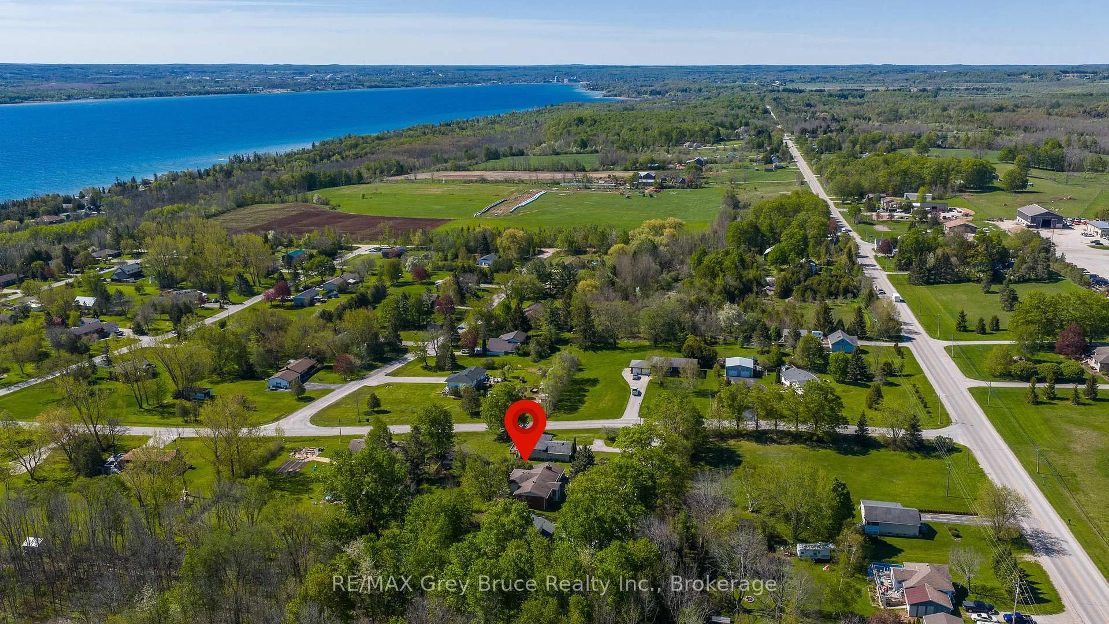 Unknown for 105 Maple Grove Lane, Georgian Bluffs Ontario N4K 0G2