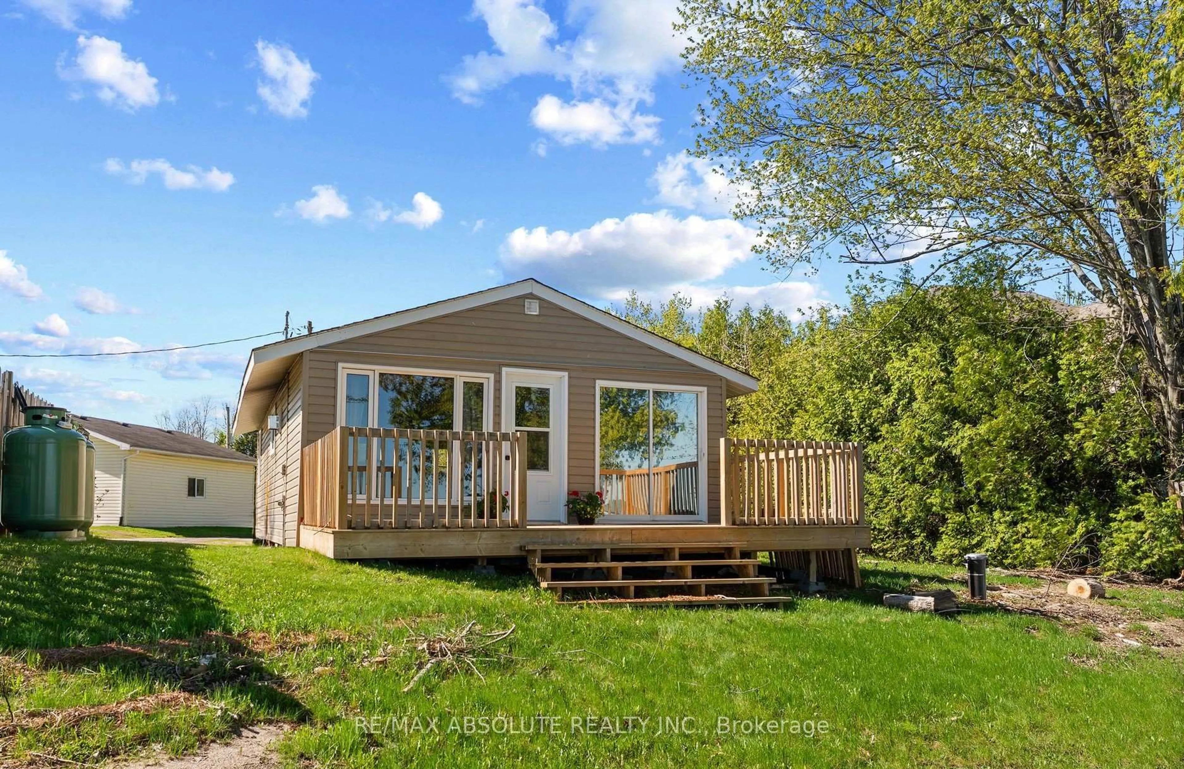Unknown for 33 B Oakdale Lane, Renfrew Ontario K7V 3Z8